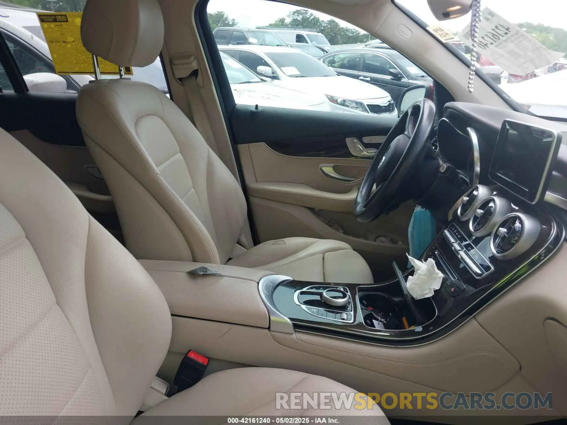 5 Photograph of a damaged car WDC0G4JB1KV149715 MERCEDES-BENZ GLC 300 2019