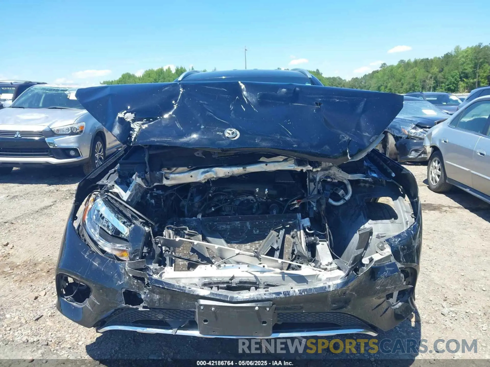 12 Photograph of a damaged car WDC0G4JB2KV126704 MERCEDES-BENZ GLC 300 2019