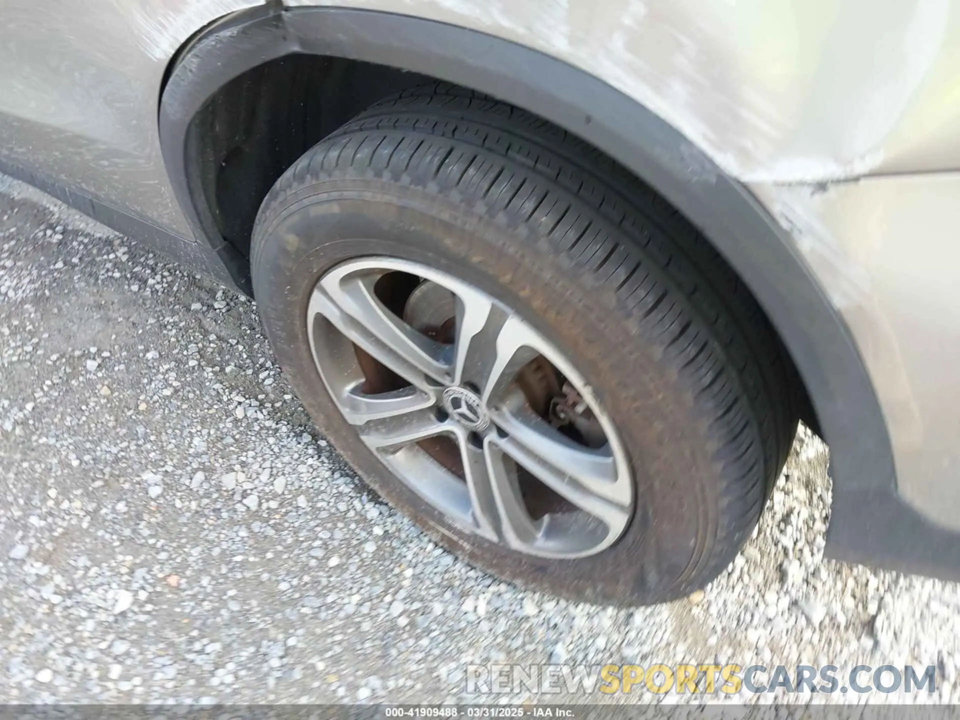 12 Photograph of a damaged car WDC0G4JB2KV175112 MERCEDES-BENZ GLC 300 2019
