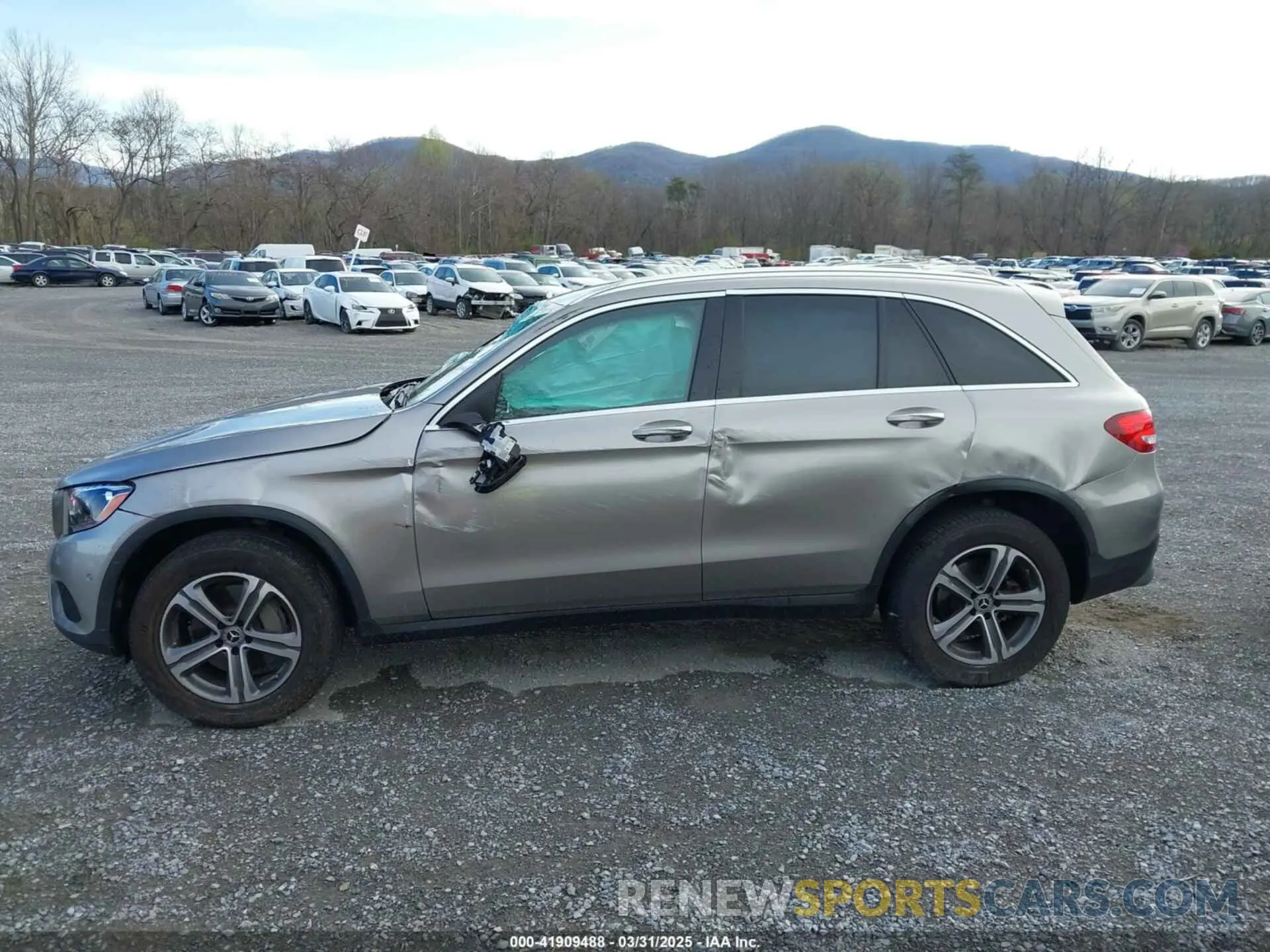 15 Photograph of a damaged car WDC0G4JB2KV175112 MERCEDES-BENZ GLC 300 2019
