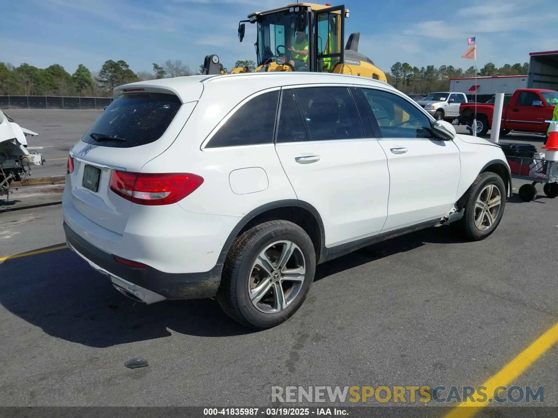 4 Photograph of a damaged car WDC0G4JB3KV150851 MERCEDES-BENZ GLC 300 2019