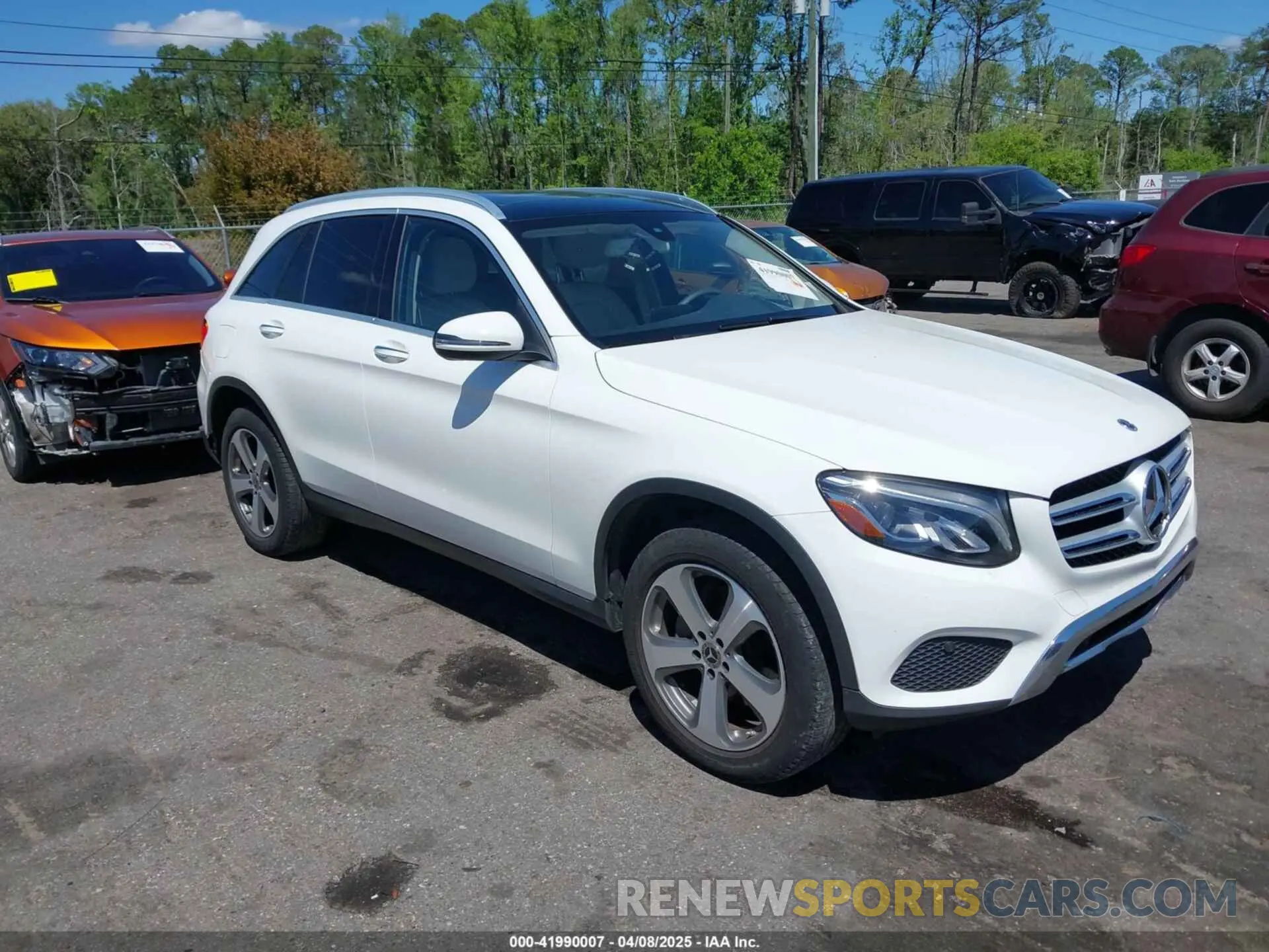 1 Photograph of a damaged car WDC0G4JB3KV162952 MERCEDES-BENZ GLC 300 2019