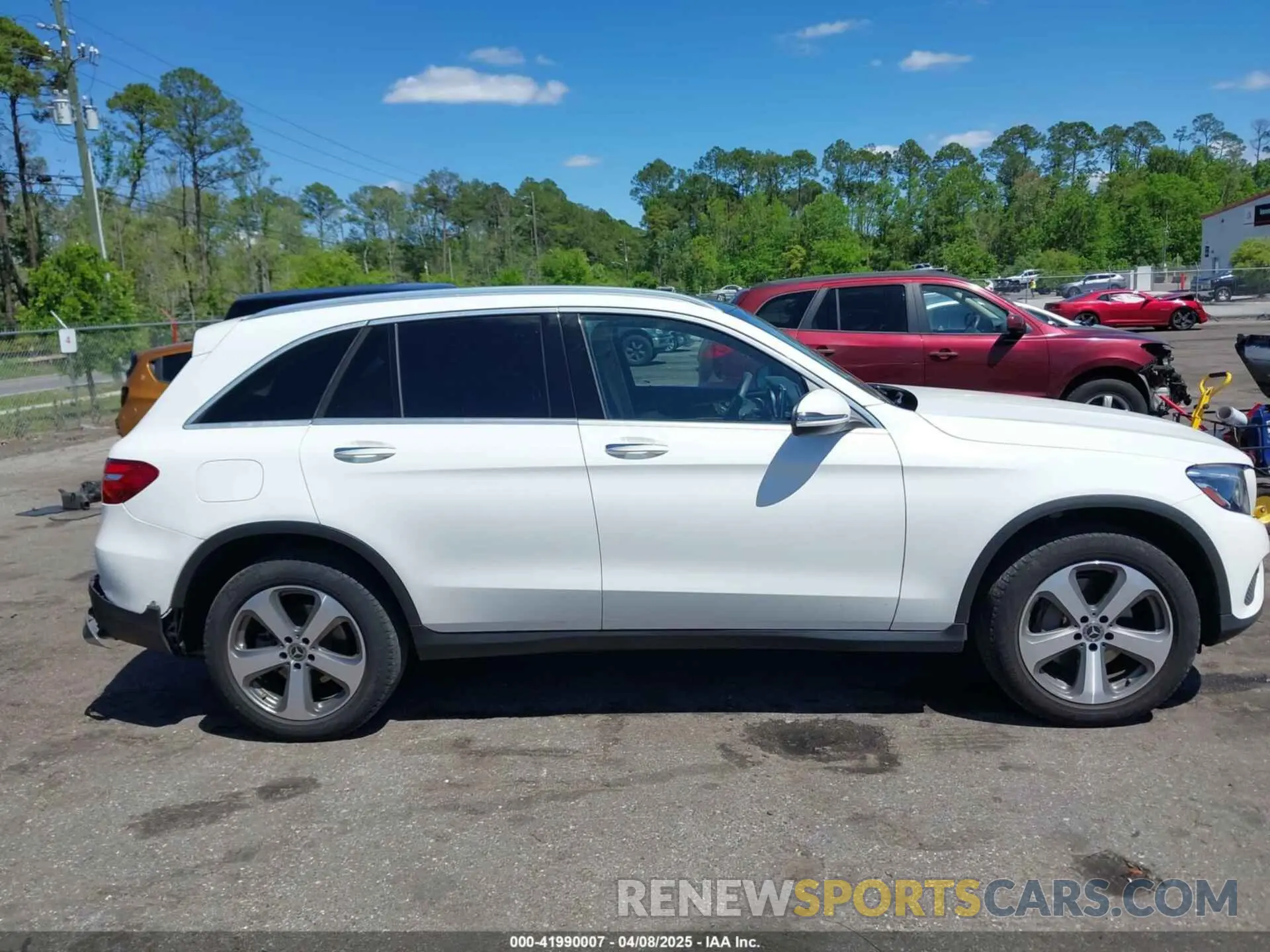 13 Photograph of a damaged car WDC0G4JB3KV162952 MERCEDES-BENZ GLC 300 2019