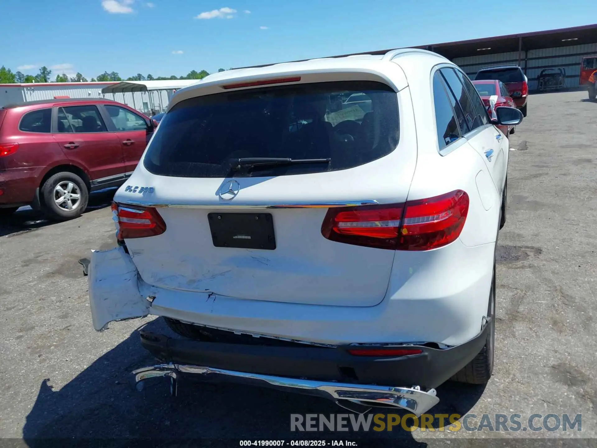 16 Photograph of a damaged car WDC0G4JB3KV162952 MERCEDES-BENZ GLC 300 2019