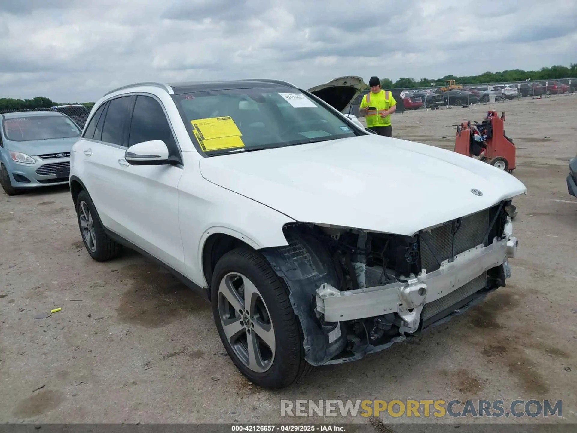 1 Photograph of a damaged car WDC0G4JB4KF590524 MERCEDES-BENZ GLC 300 2019