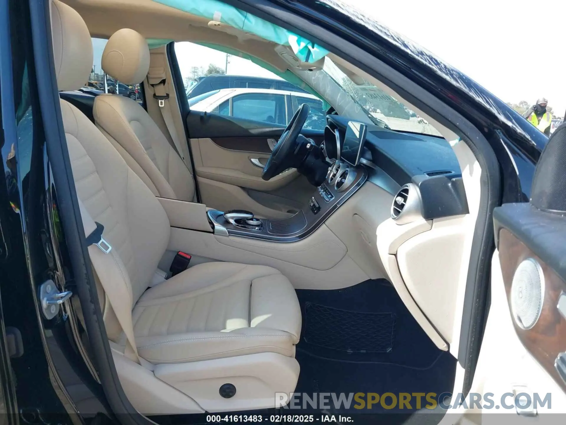 5 Photograph of a damaged car WDC0G4JB4KF590720 MERCEDES-BENZ GLC 300 2019