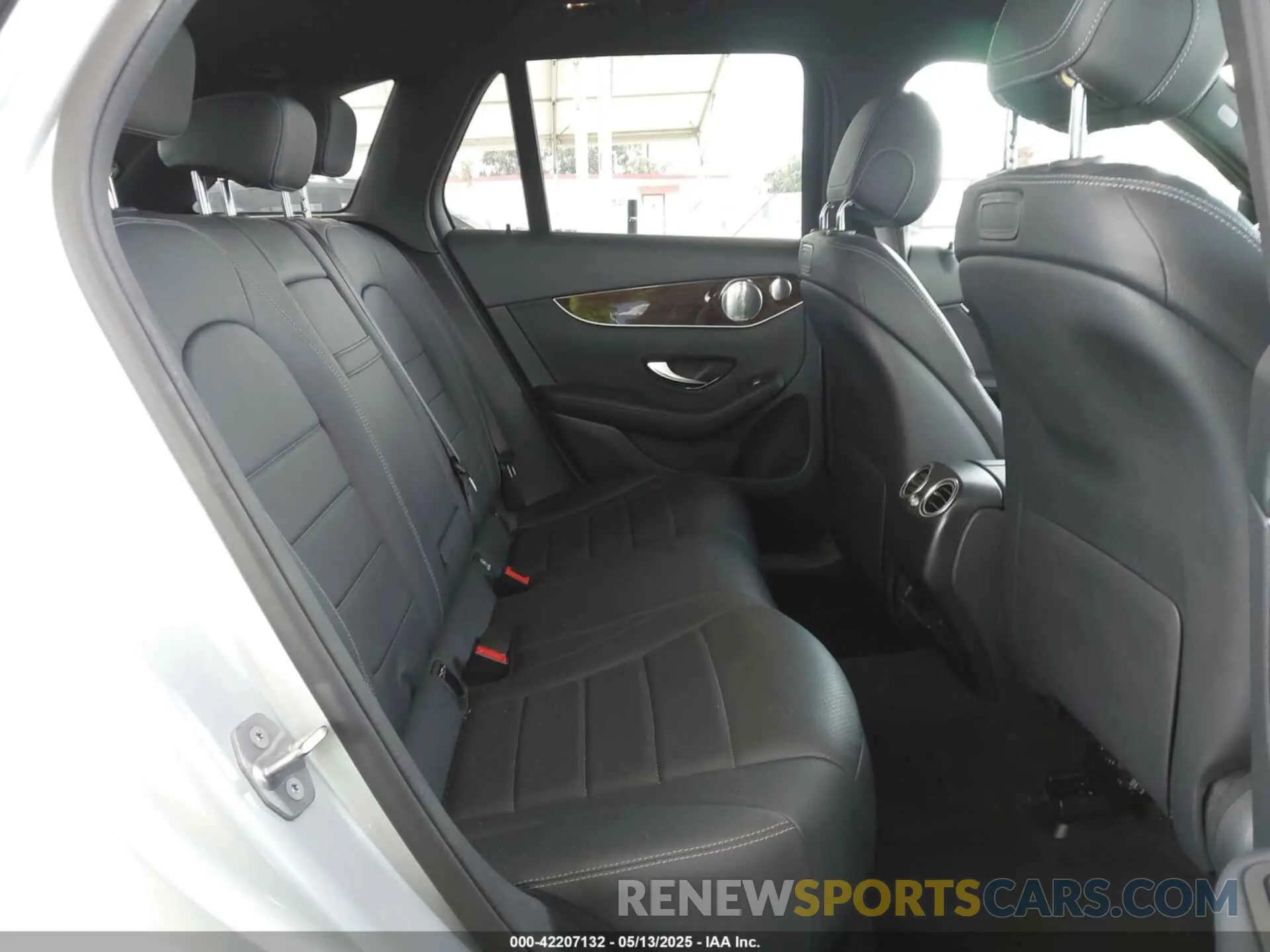 8 Photograph of a damaged car WDC0G4JB4KV129605 MERCEDES-BENZ GLC 300 2019