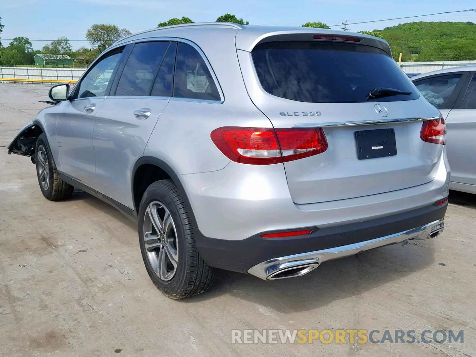 3 Photograph of a damaged car WDC0G4JB4KV149496 MERCEDES-BENZ GLC 300 2019