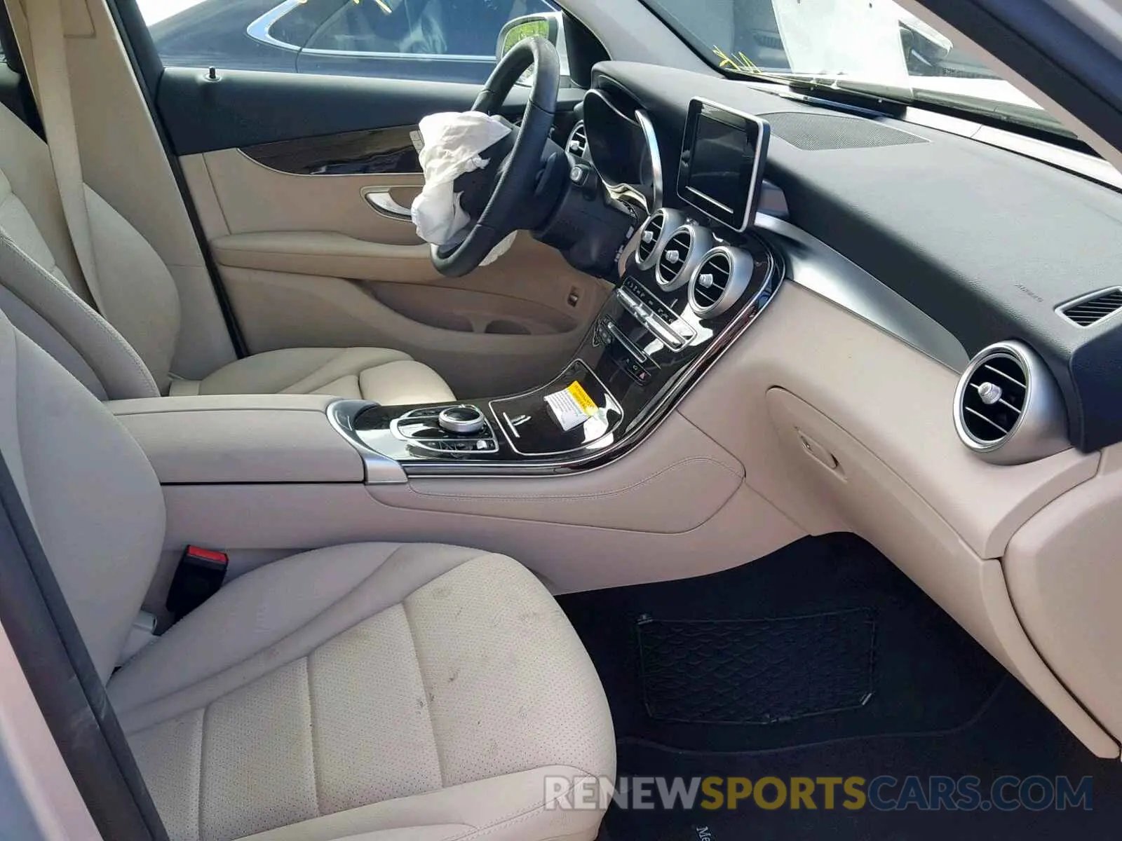 5 Photograph of a damaged car WDC0G4JB4KV149496 MERCEDES-BENZ GLC 300 2019
