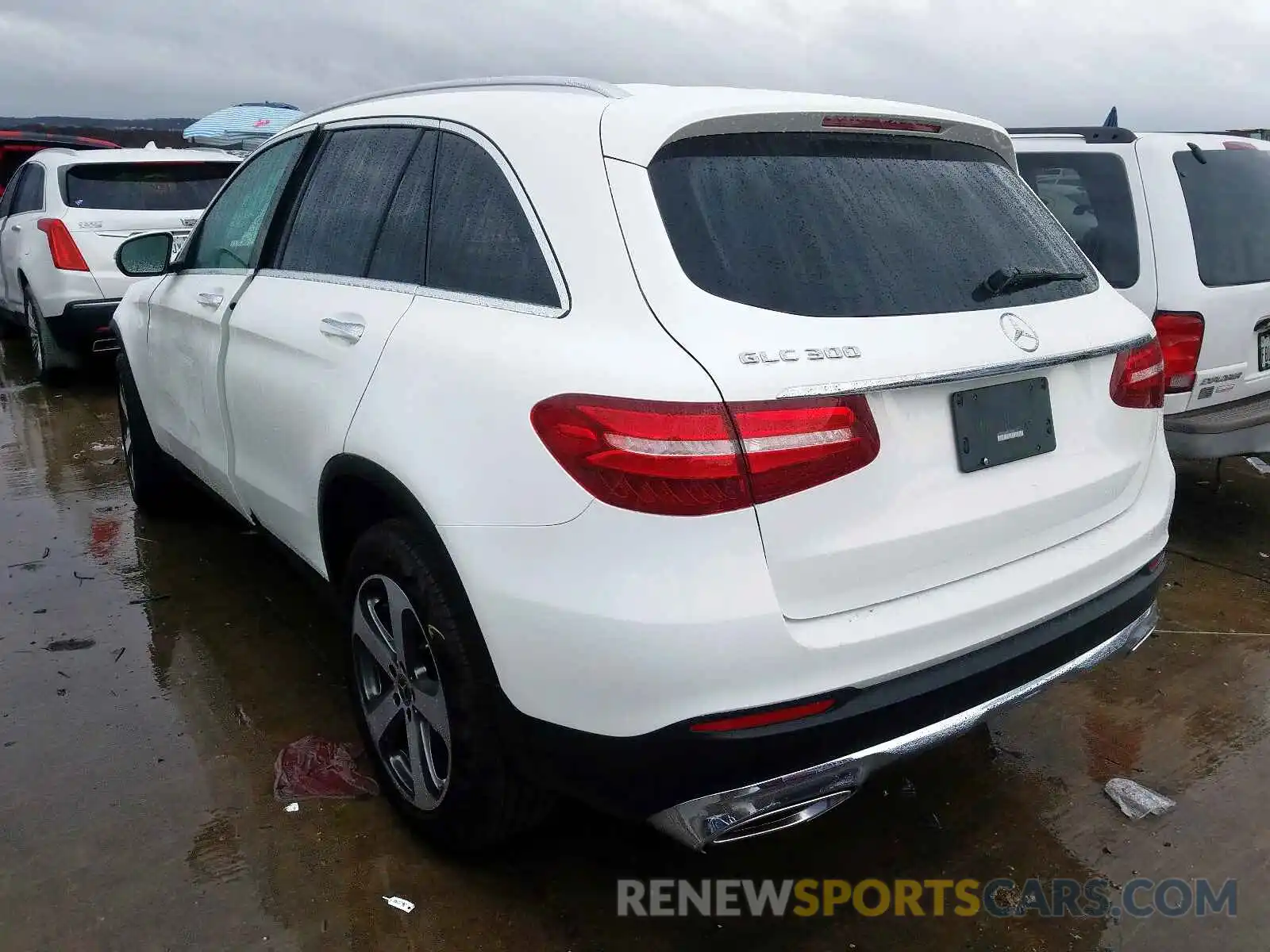 3 Photograph of a damaged car WDC0G4JB4KV159798 MERCEDES-BENZ GLC 300 2019