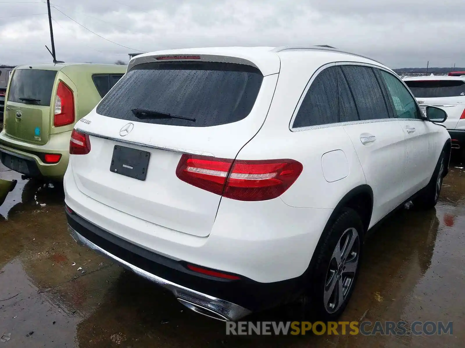 4 Photograph of a damaged car WDC0G4JB4KV159798 MERCEDES-BENZ GLC 300 2019