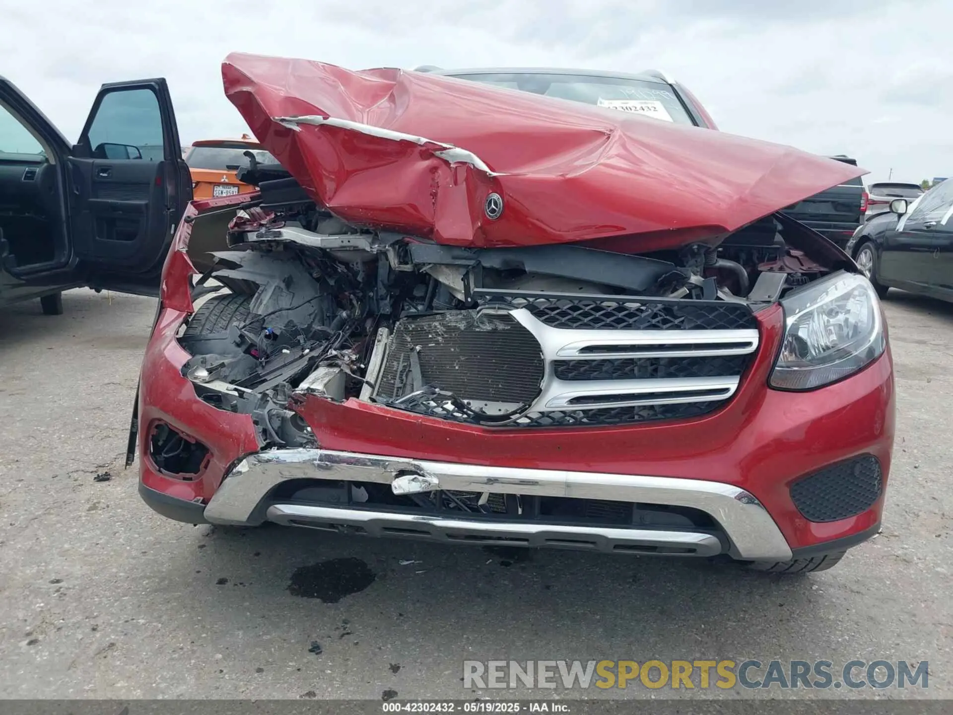 11 Photograph of a damaged car WDC0G4JB5KV120914 MERCEDES-BENZ GLC 300 2019