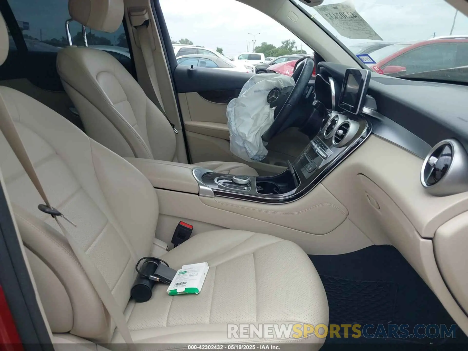 5 Photograph of a damaged car WDC0G4JB5KV120914 MERCEDES-BENZ GLC 300 2019