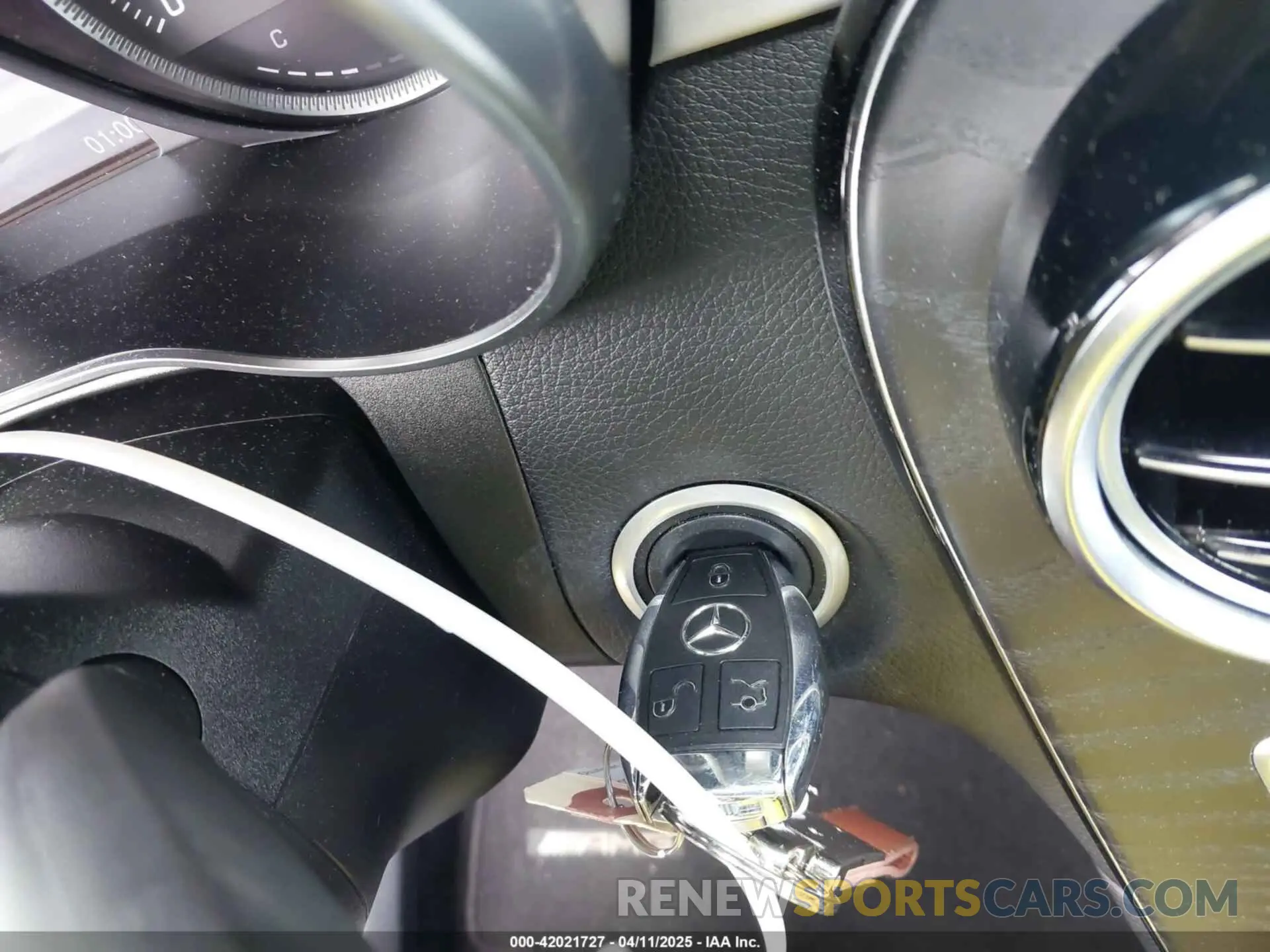11 Photograph of a damaged car WDC0G4JB5KV123666 MERCEDES-BENZ GLC 300 2019