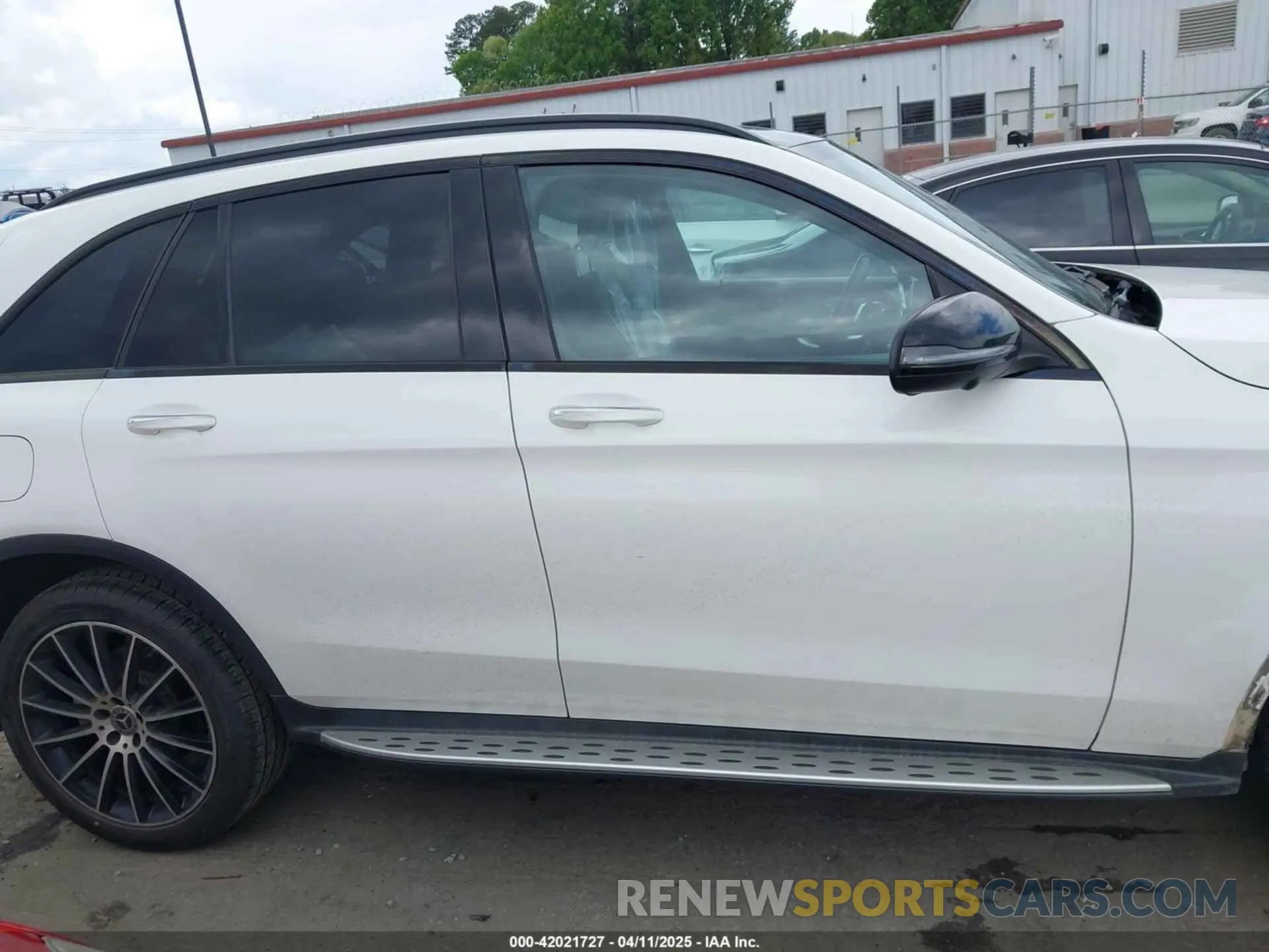 13 Photograph of a damaged car WDC0G4JB5KV123666 MERCEDES-BENZ GLC 300 2019