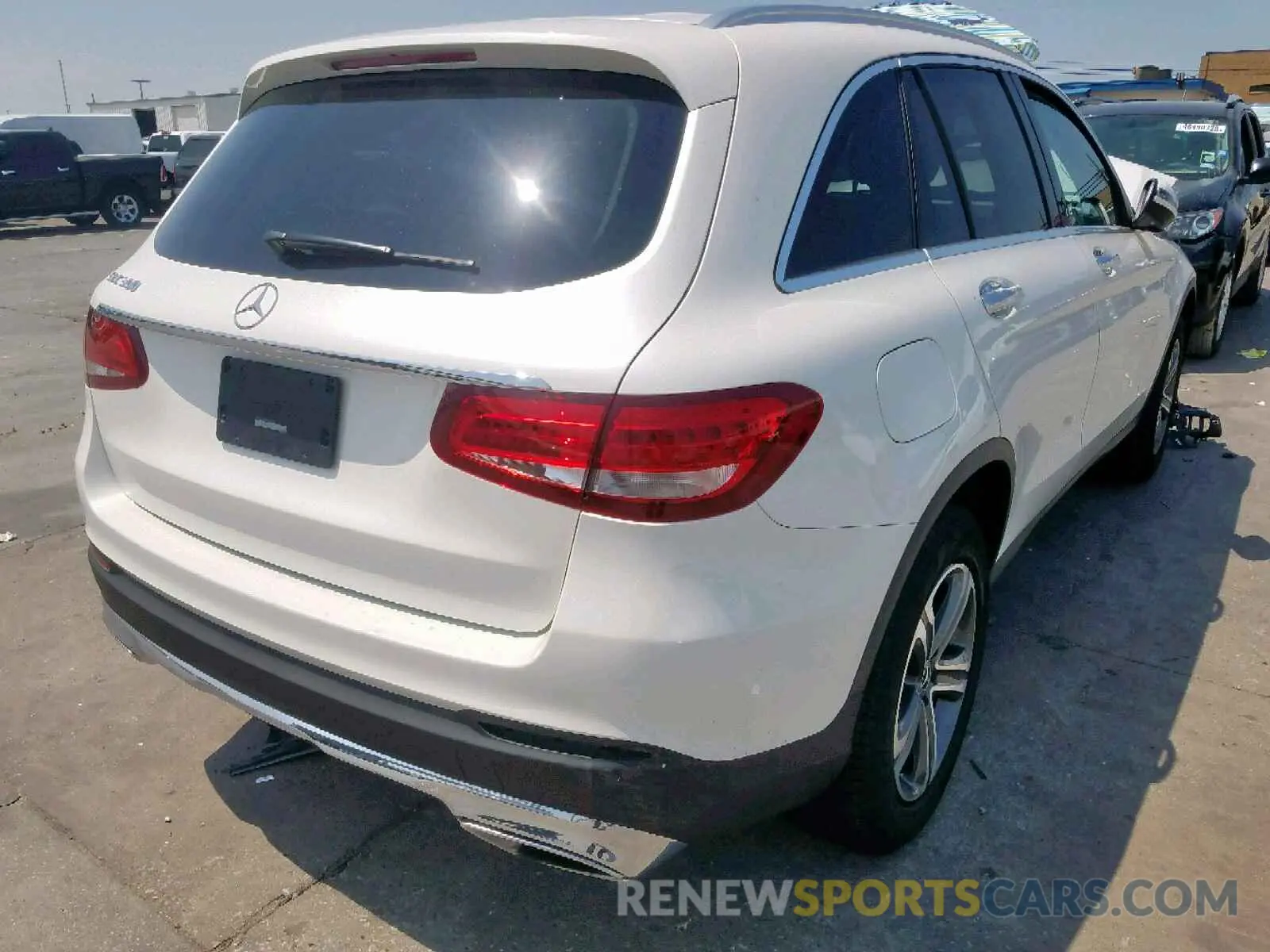 4 Photograph of a damaged car WDC0G4JB5KV149569 MERCEDES-BENZ GLC 300 2019