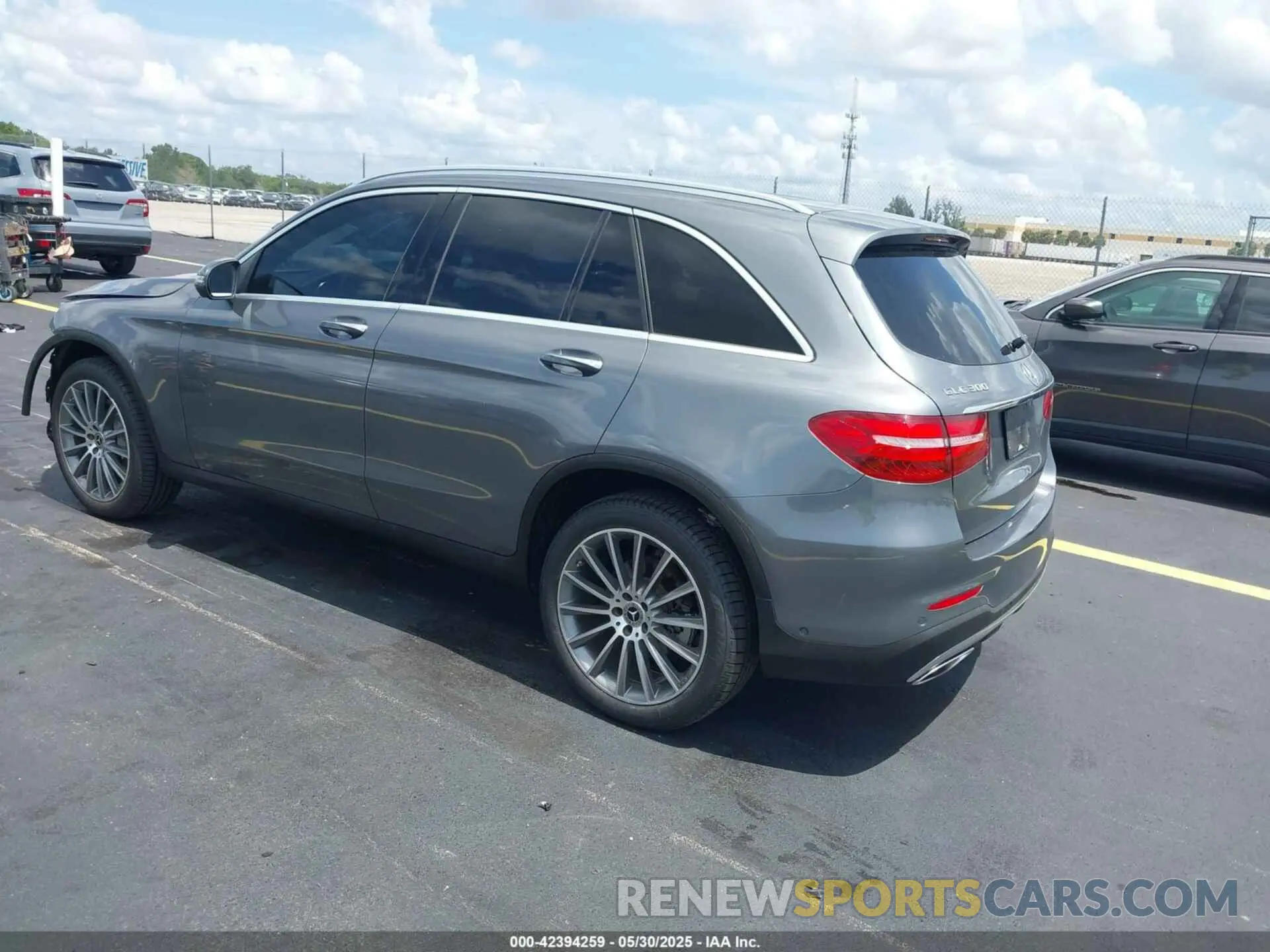 3 Photograph of a damaged car WDC0G4JB6K1000255 MERCEDES-BENZ GLC 300 2019
