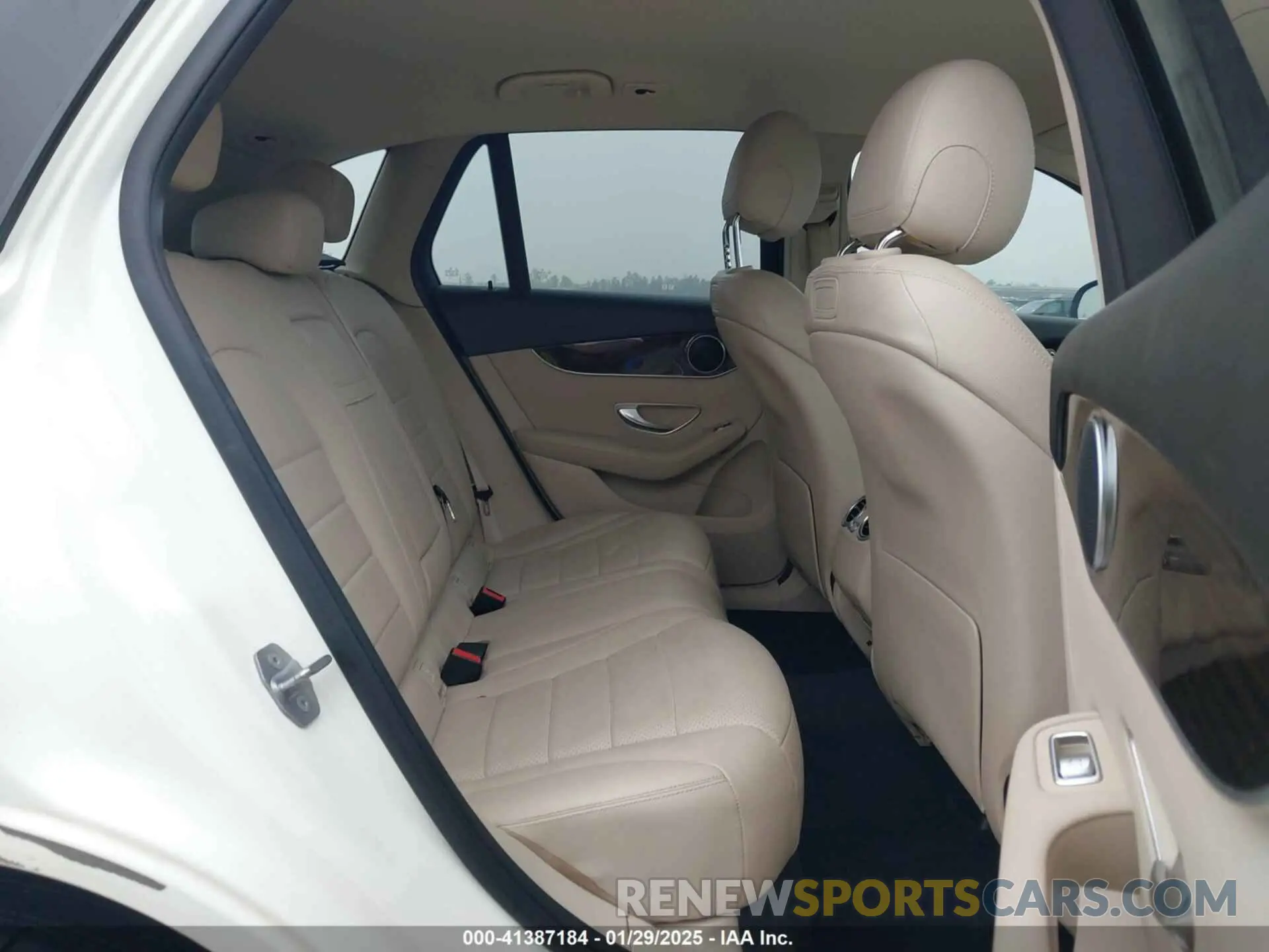 8 Photograph of a damaged car WDC0G4JB6KF587009 MERCEDES-BENZ GLC 300 2019