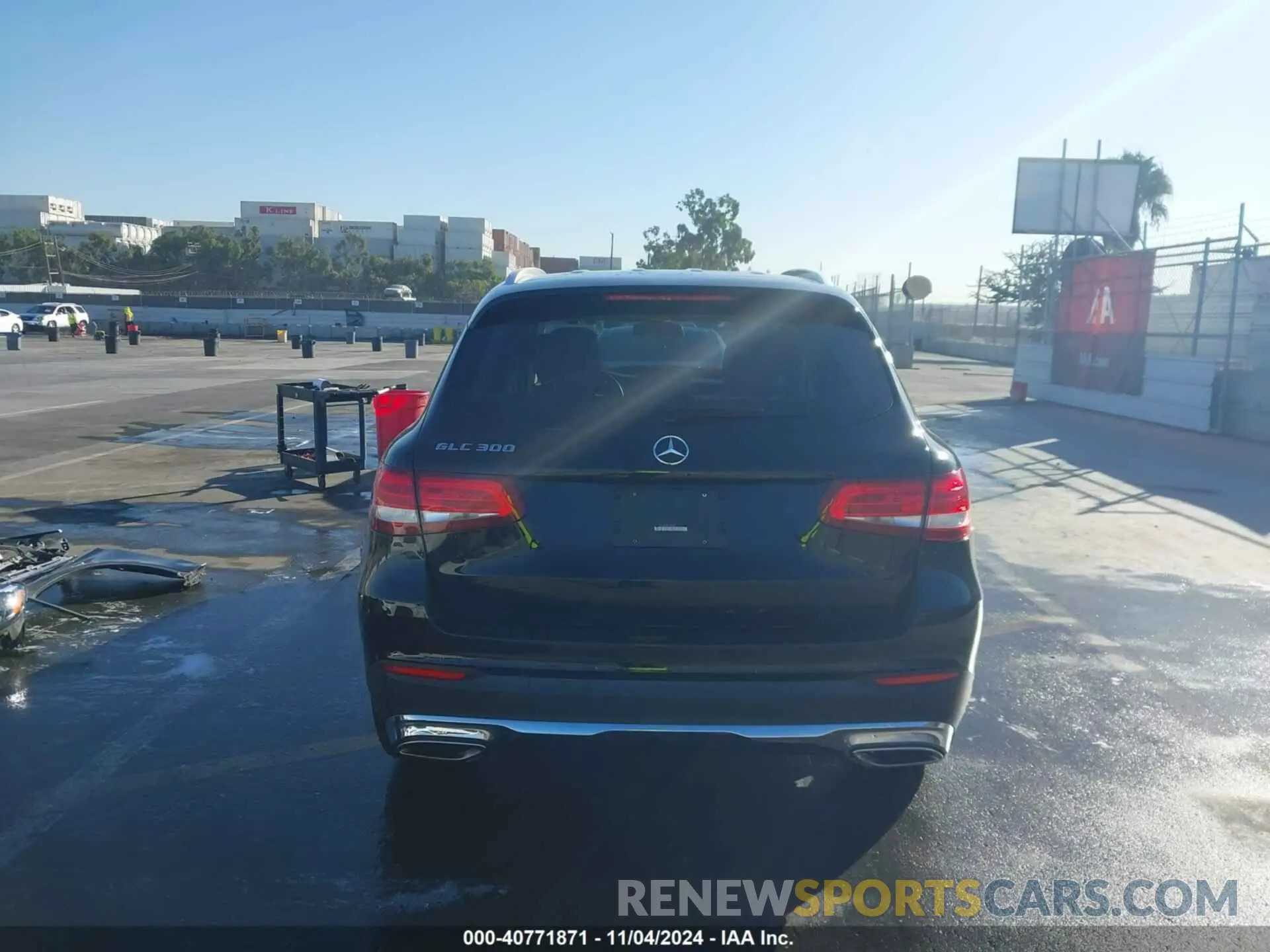 17 Photograph of a damaged car WDC0G4JB7KF549966 MERCEDES-BENZ GLC 300 2019