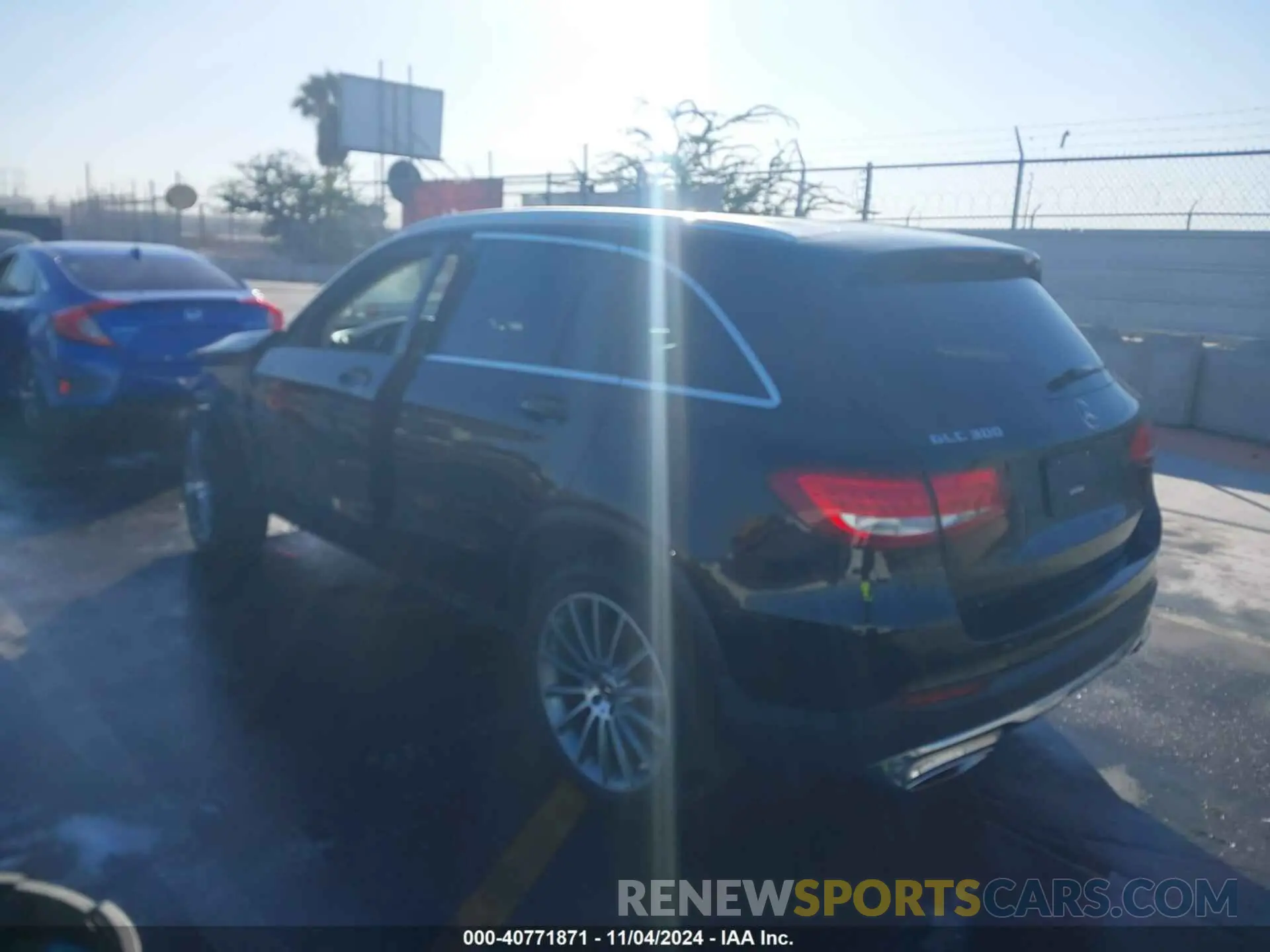 3 Photograph of a damaged car WDC0G4JB7KF549966 MERCEDES-BENZ GLC 300 2019