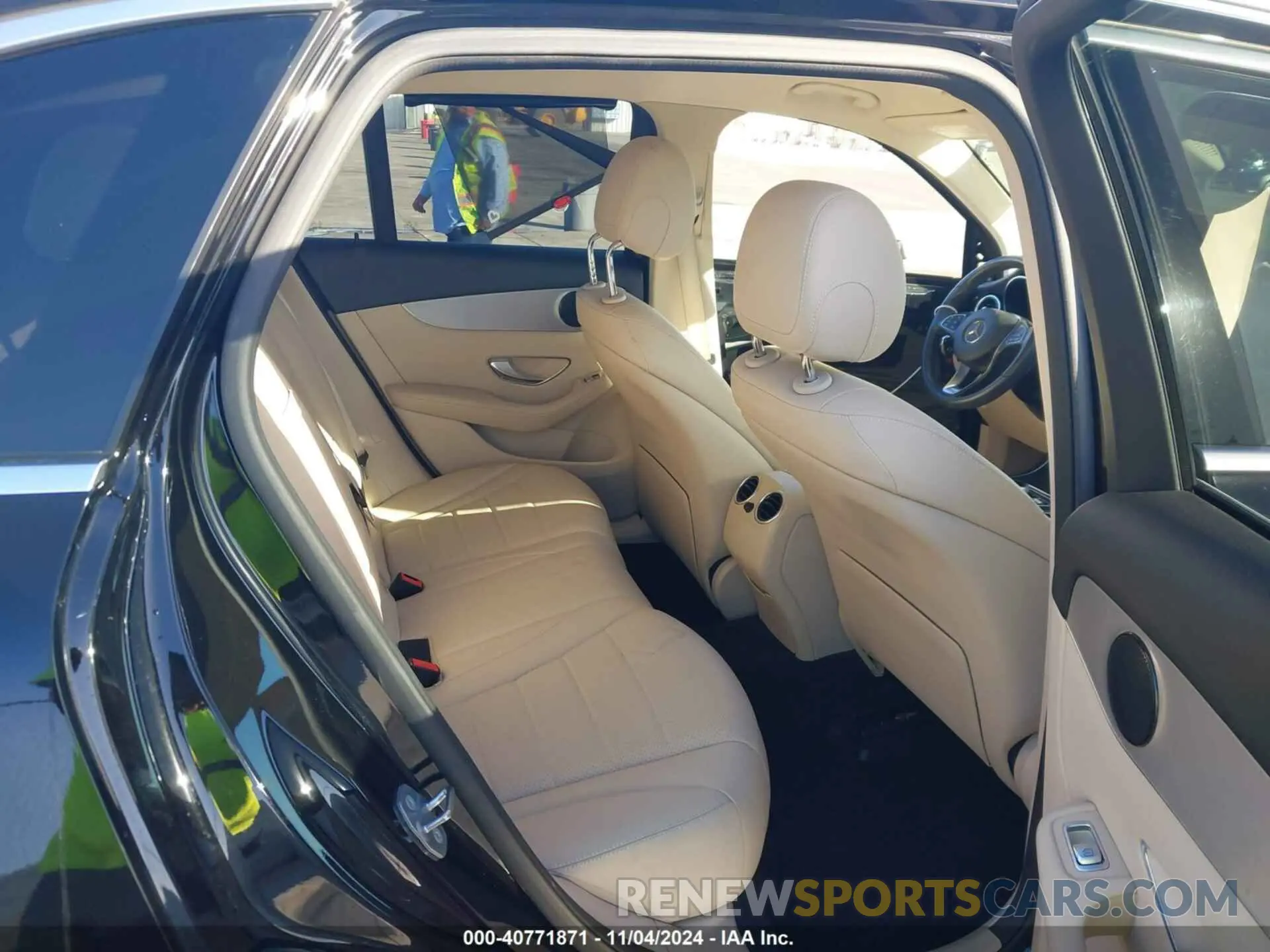 8 Photograph of a damaged car WDC0G4JB7KF549966 MERCEDES-BENZ GLC 300 2019