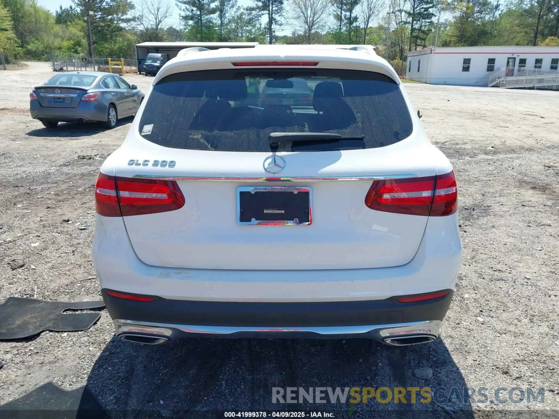17 Photograph of a damaged car WDC0G4JB8KF594043 MERCEDES-BENZ GLC 300 2019