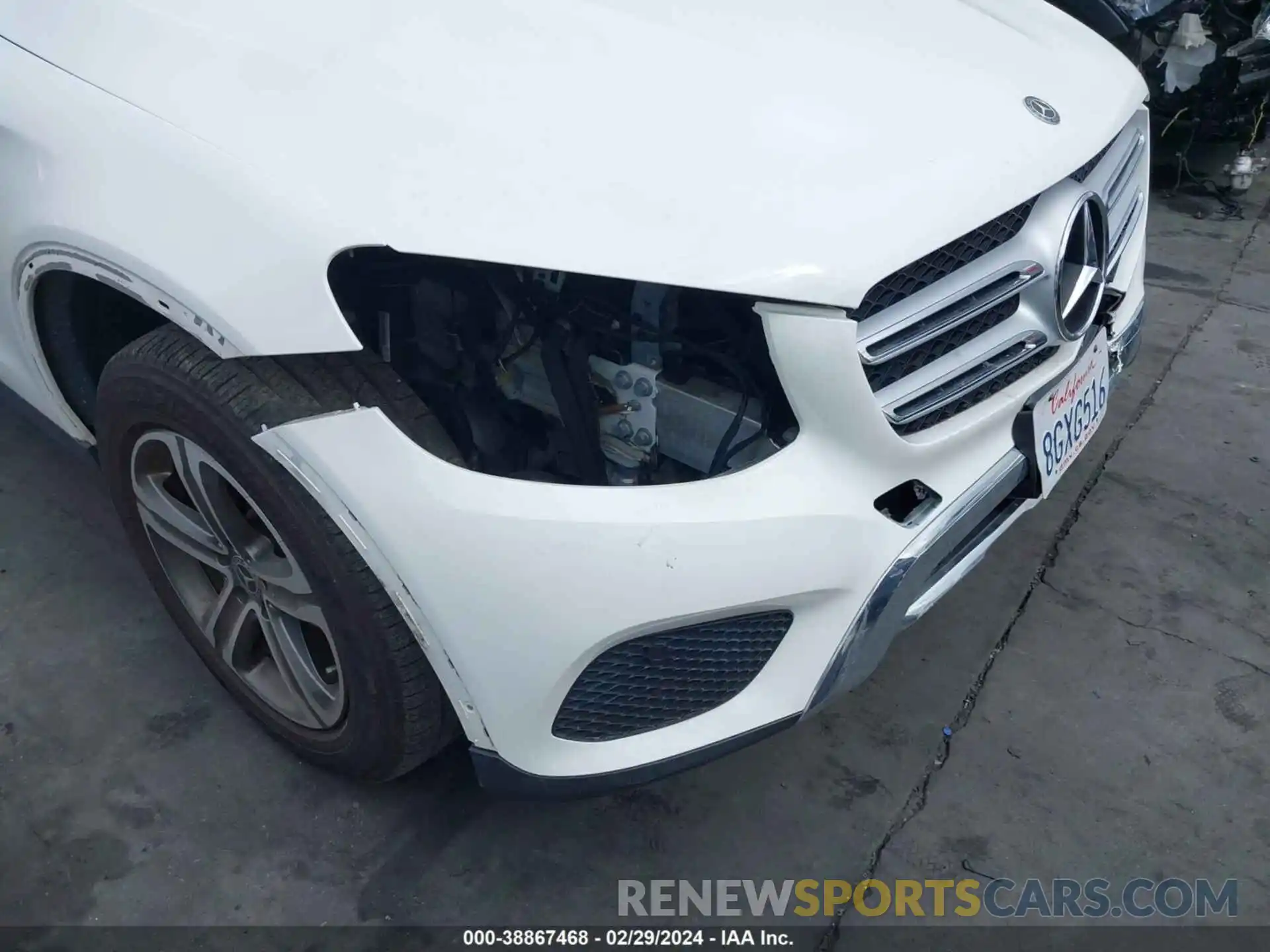 19 Photograph of a damaged car WDC0G4JB8KV151462 MERCEDES-BENZ GLC 300 2019