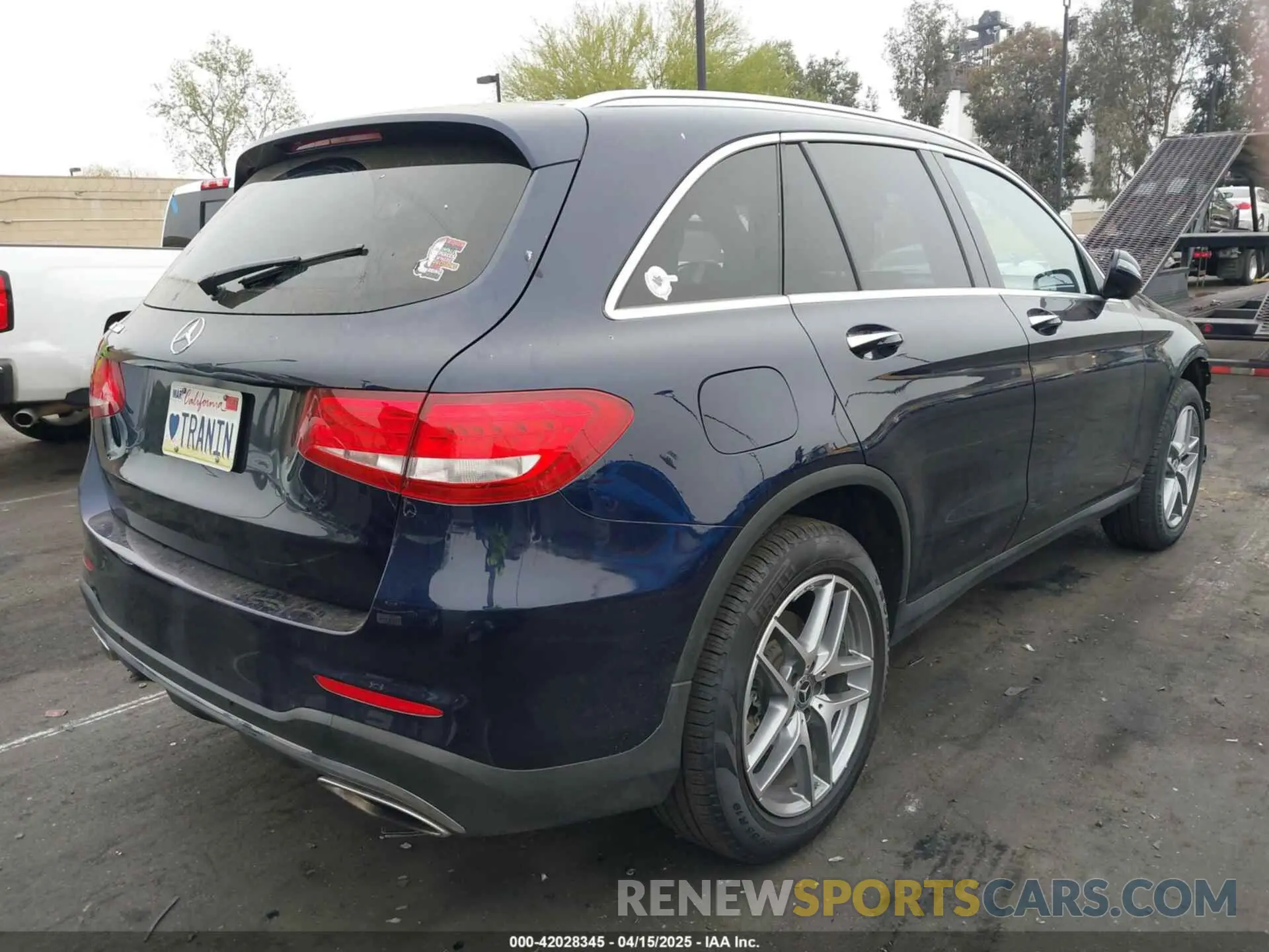 4 Photograph of a damaged car WDC0G4JB9KV123914 MERCEDES-BENZ GLC 300 2019