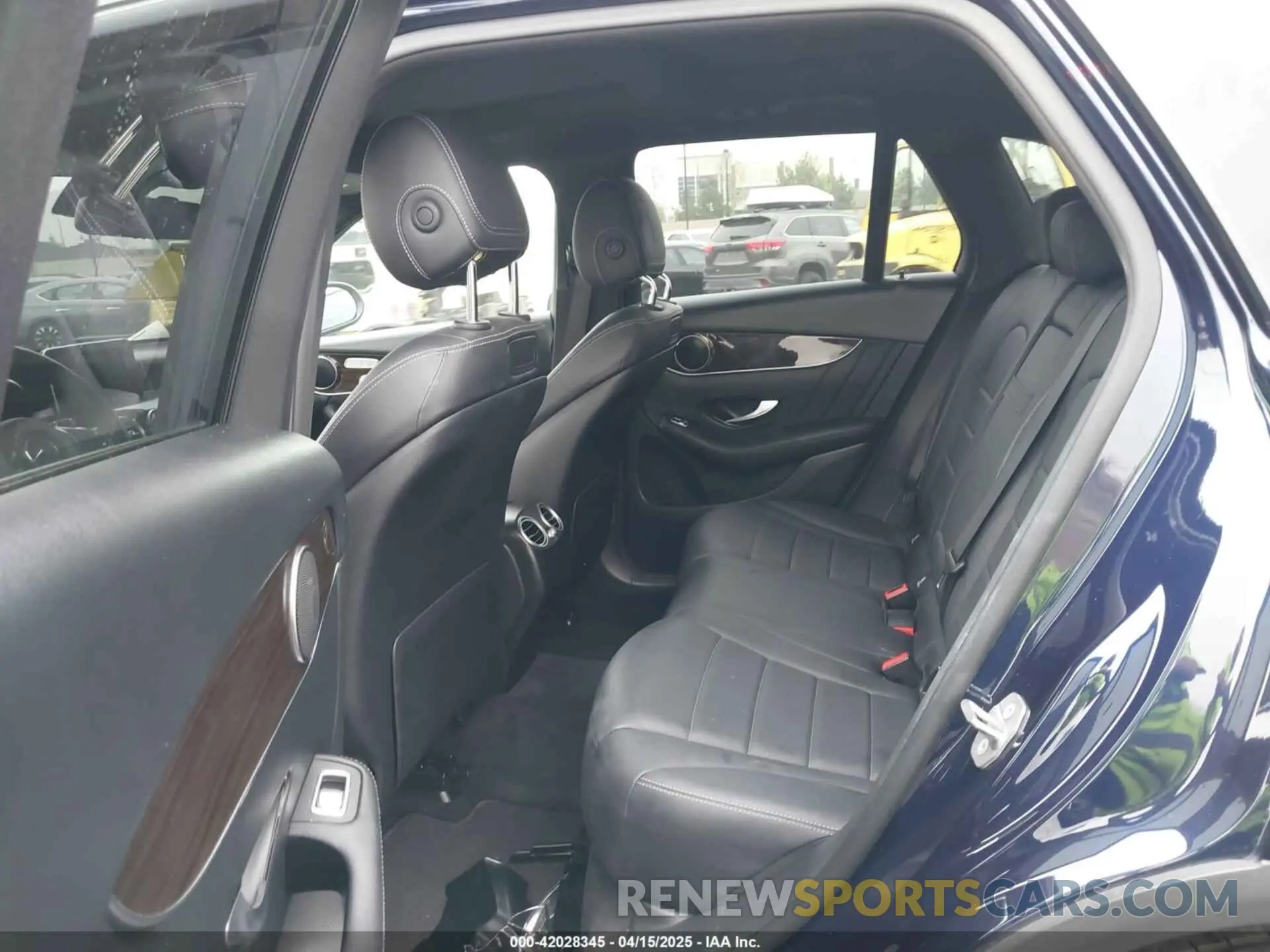 8 Photograph of a damaged car WDC0G4JB9KV123914 MERCEDES-BENZ GLC 300 2019