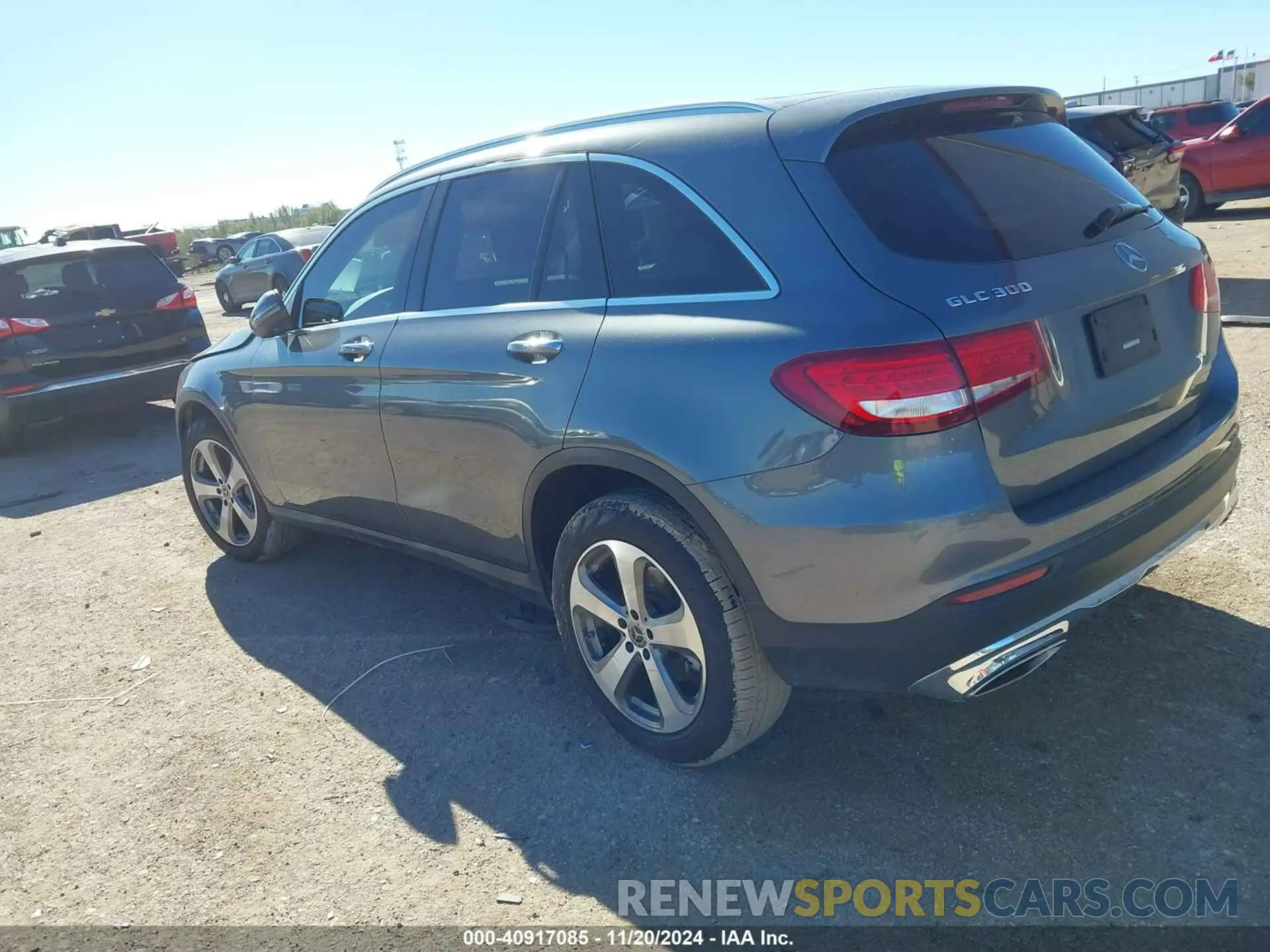 3 Photograph of a damaged car WDC0G4JB9KV160445 MERCEDES-BENZ GLC 300 2019