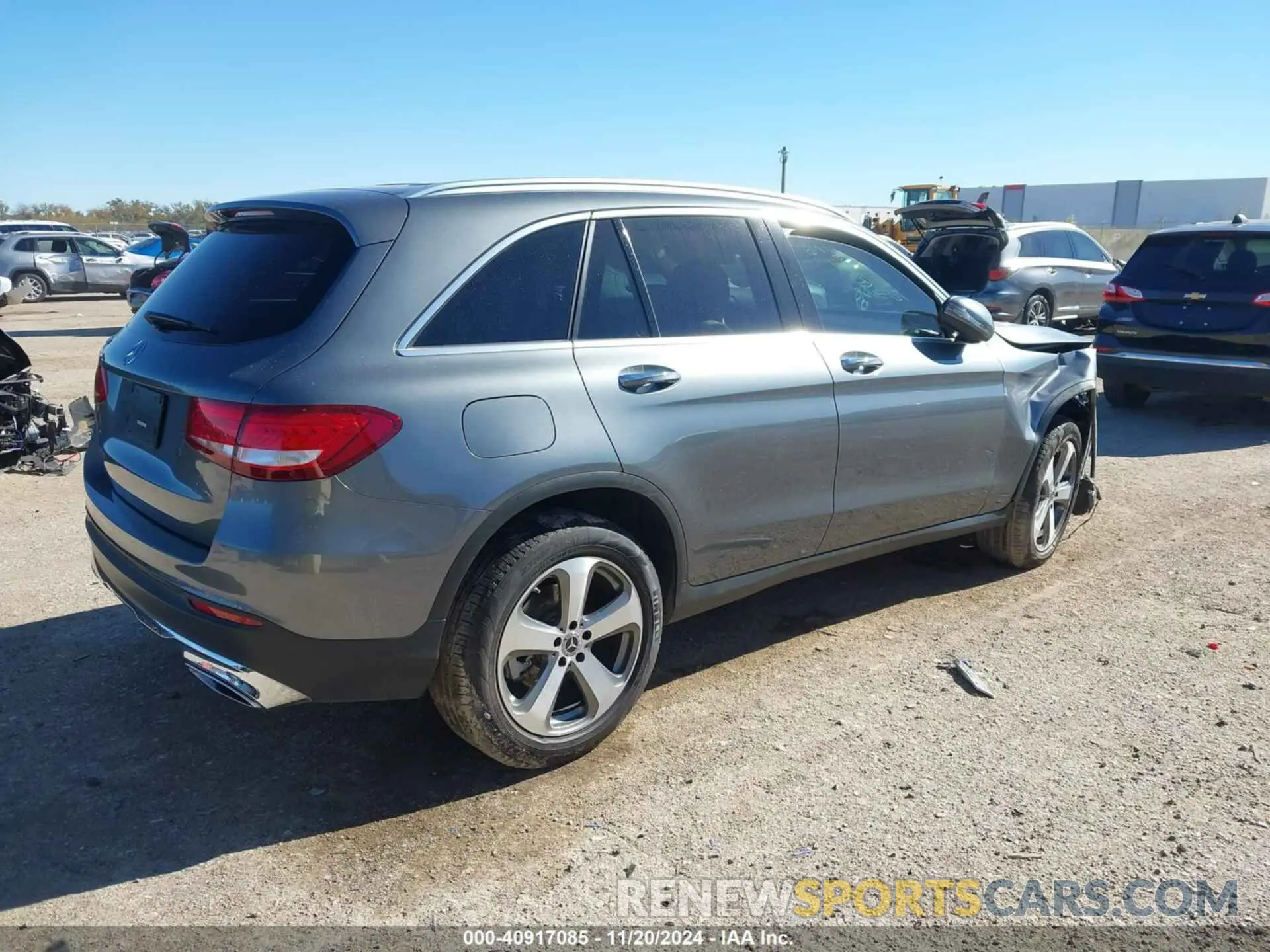 4 Photograph of a damaged car WDC0G4JB9KV160445 MERCEDES-BENZ GLC 300 2019