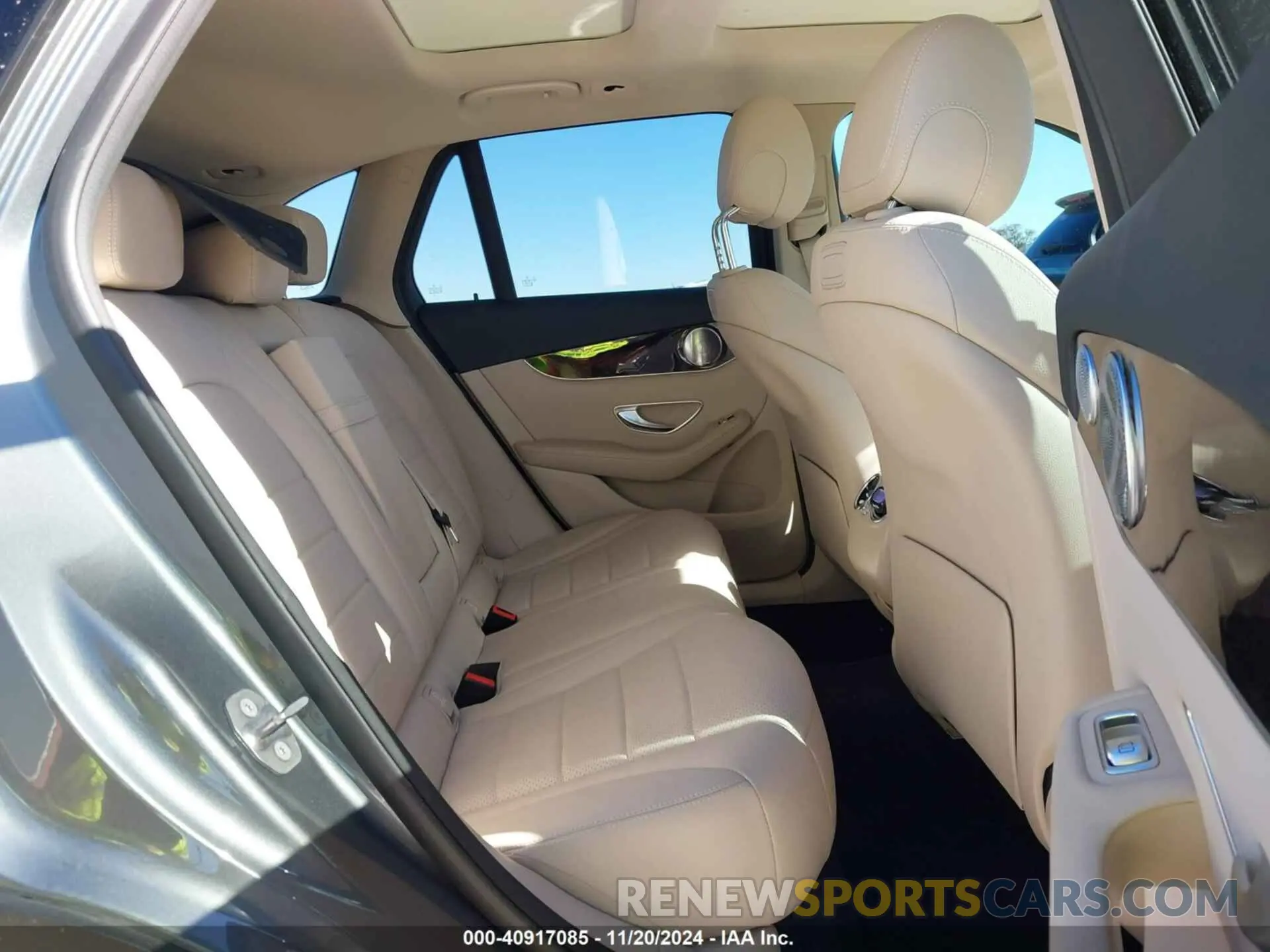 8 Photograph of a damaged car WDC0G4JB9KV160445 MERCEDES-BENZ GLC 300 2019