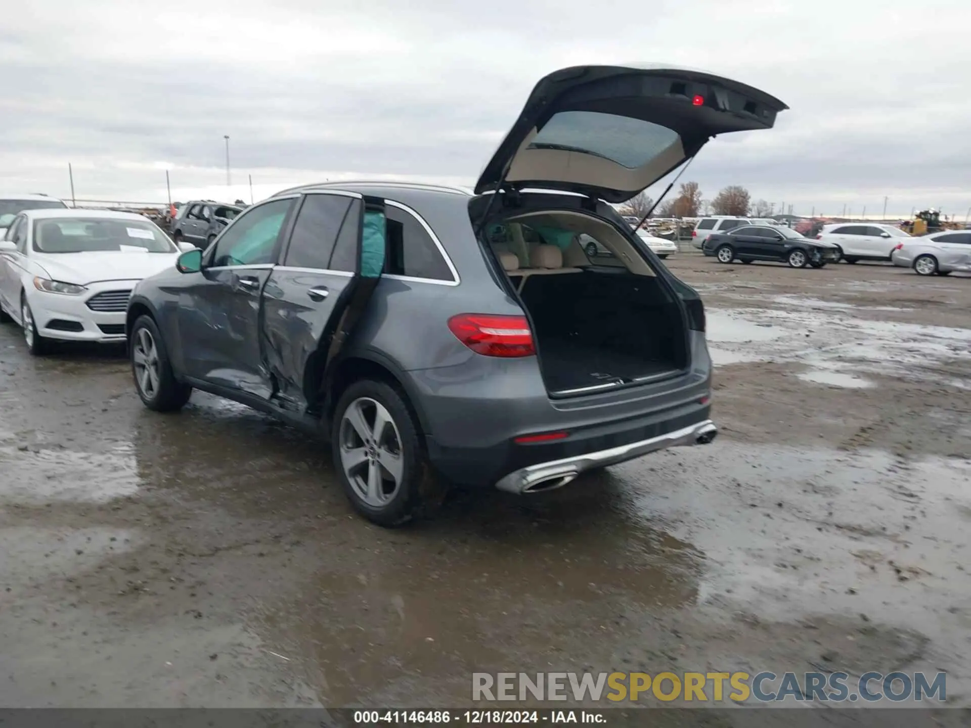 3 Photograph of a damaged car WDC0G4JBXKV153231 MERCEDES-BENZ GLC 300 2019