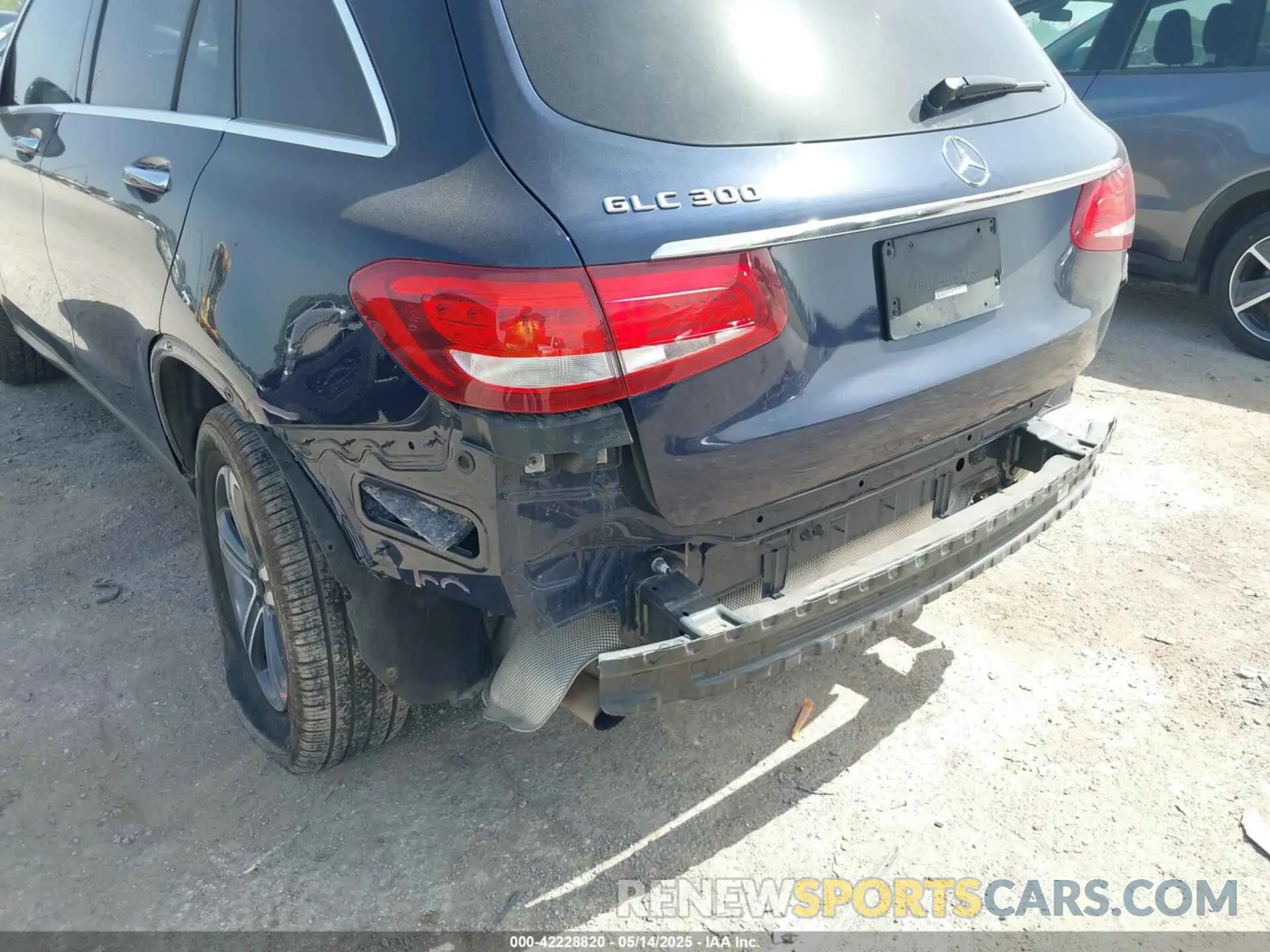 6 Photograph of a damaged car WDC0G4JBXKV170515 MERCEDES-BENZ GLC 300 2019