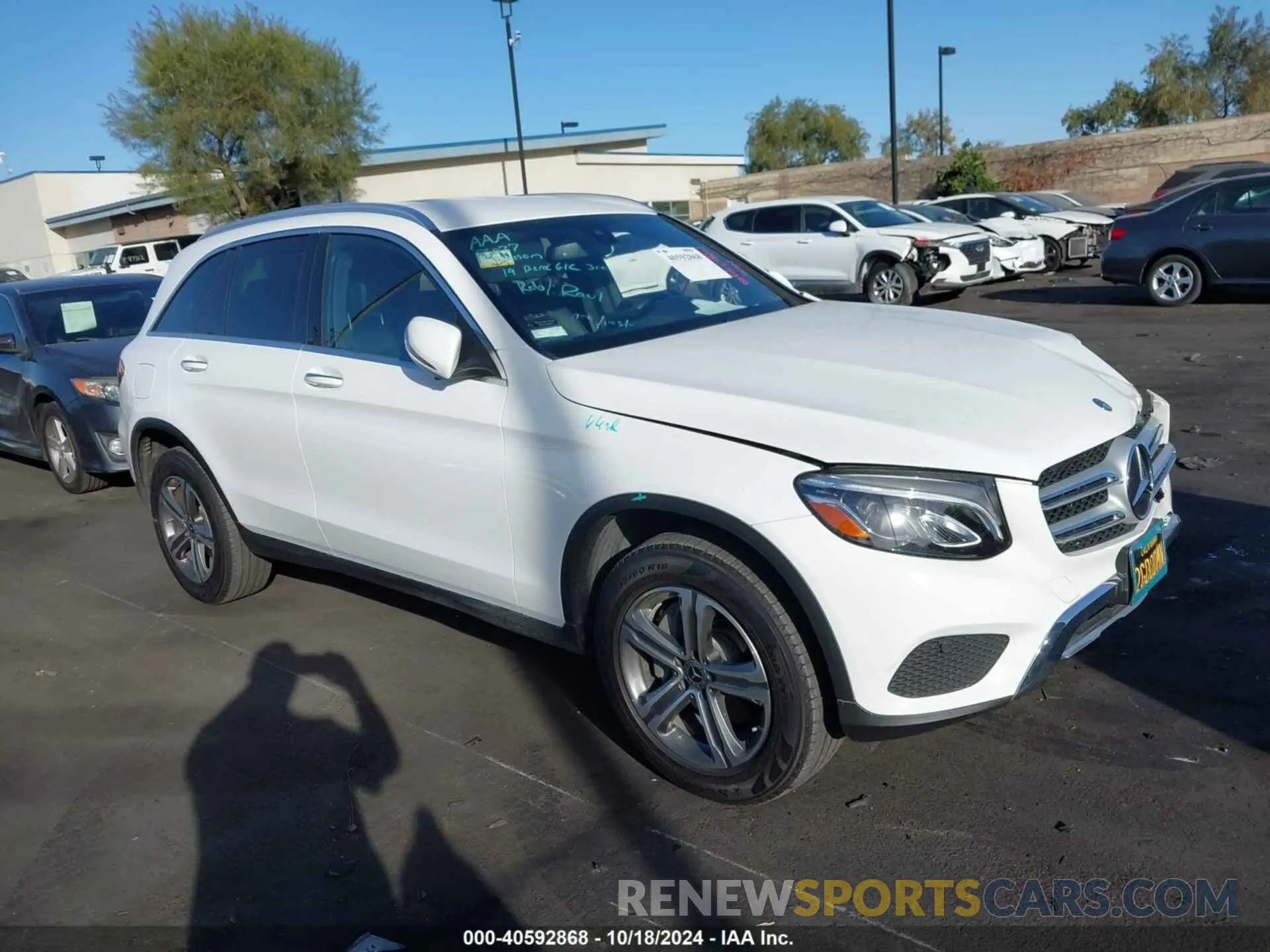 1 Photograph of a damaged car WDC0G4JBXKV170756 MERCEDES-BENZ GLC 300 2019