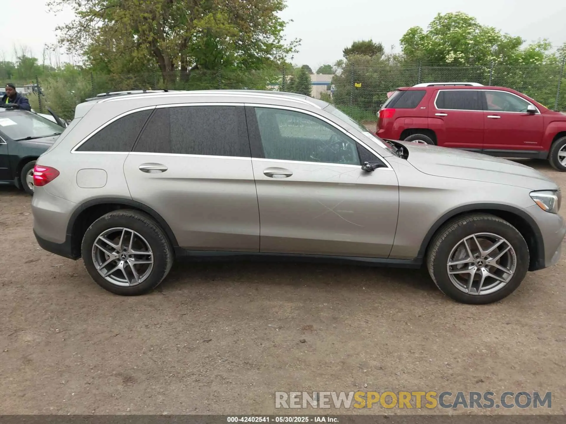 13 Photograph of a damaged car WDC0G4KB0KV145203 MERCEDES-BENZ GLC 300 2019