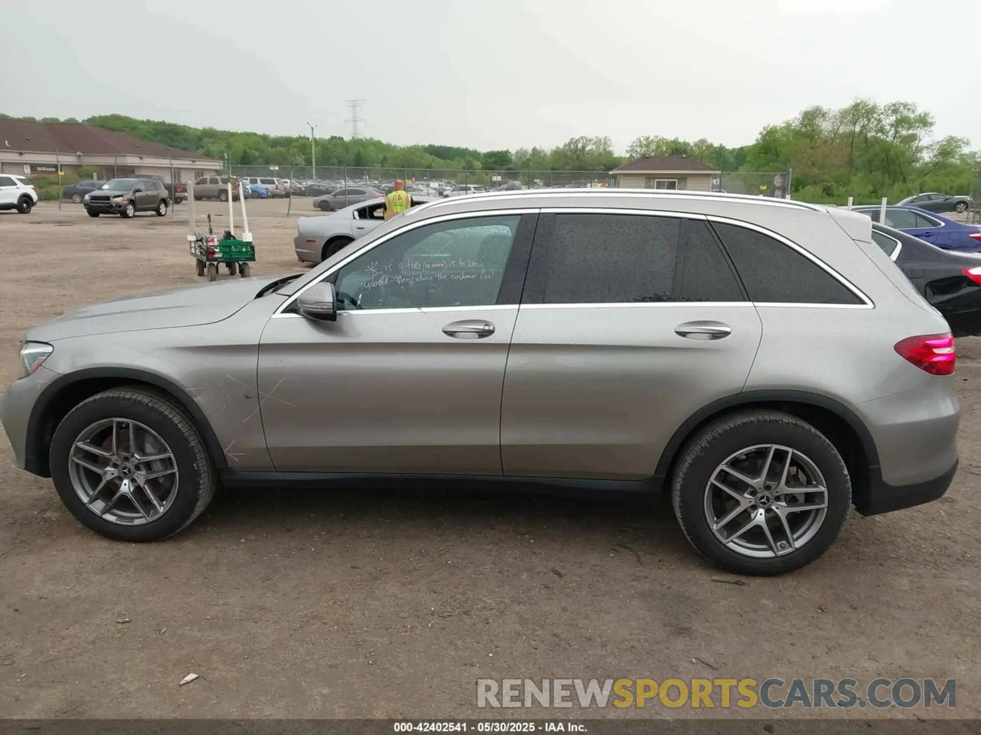 14 Photograph of a damaged car WDC0G4KB0KV145203 MERCEDES-BENZ GLC 300 2019