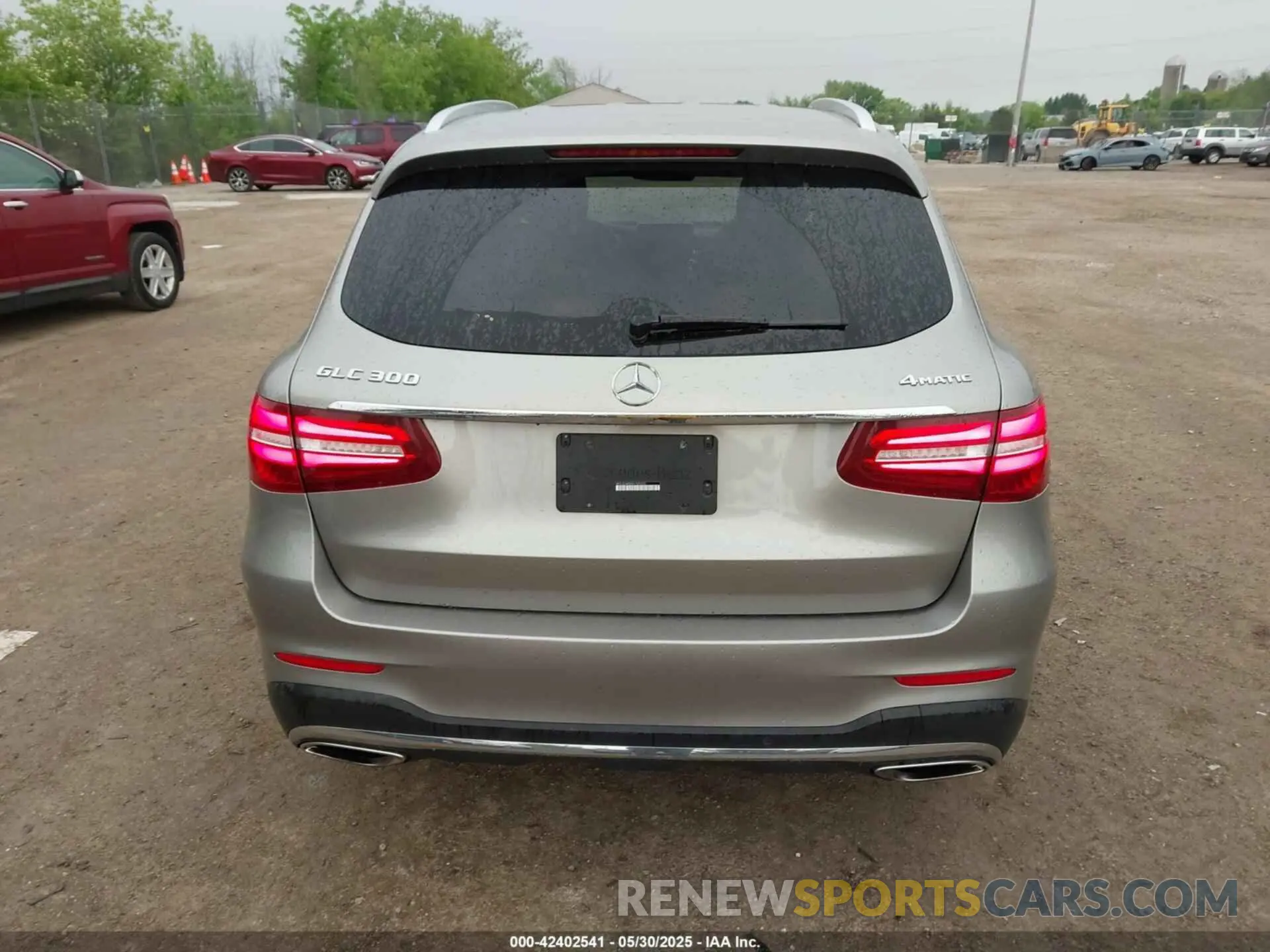 16 Photograph of a damaged car WDC0G4KB0KV145203 MERCEDES-BENZ GLC 300 2019