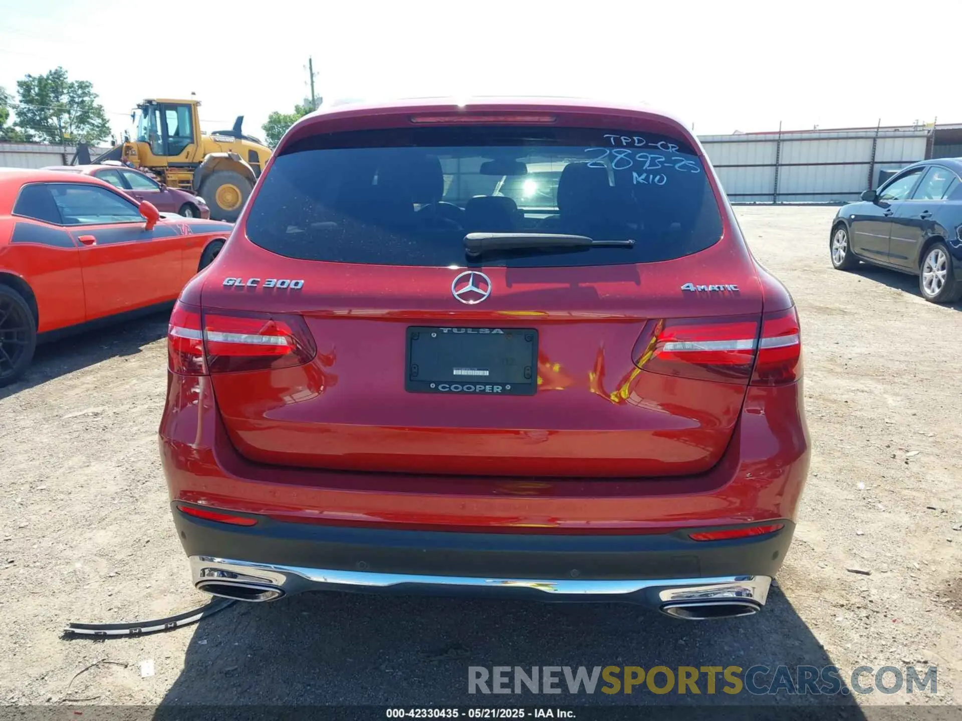 17 Photograph of a damaged car WDC0G4KB1KF611778 MERCEDES-BENZ GLC 300 2019