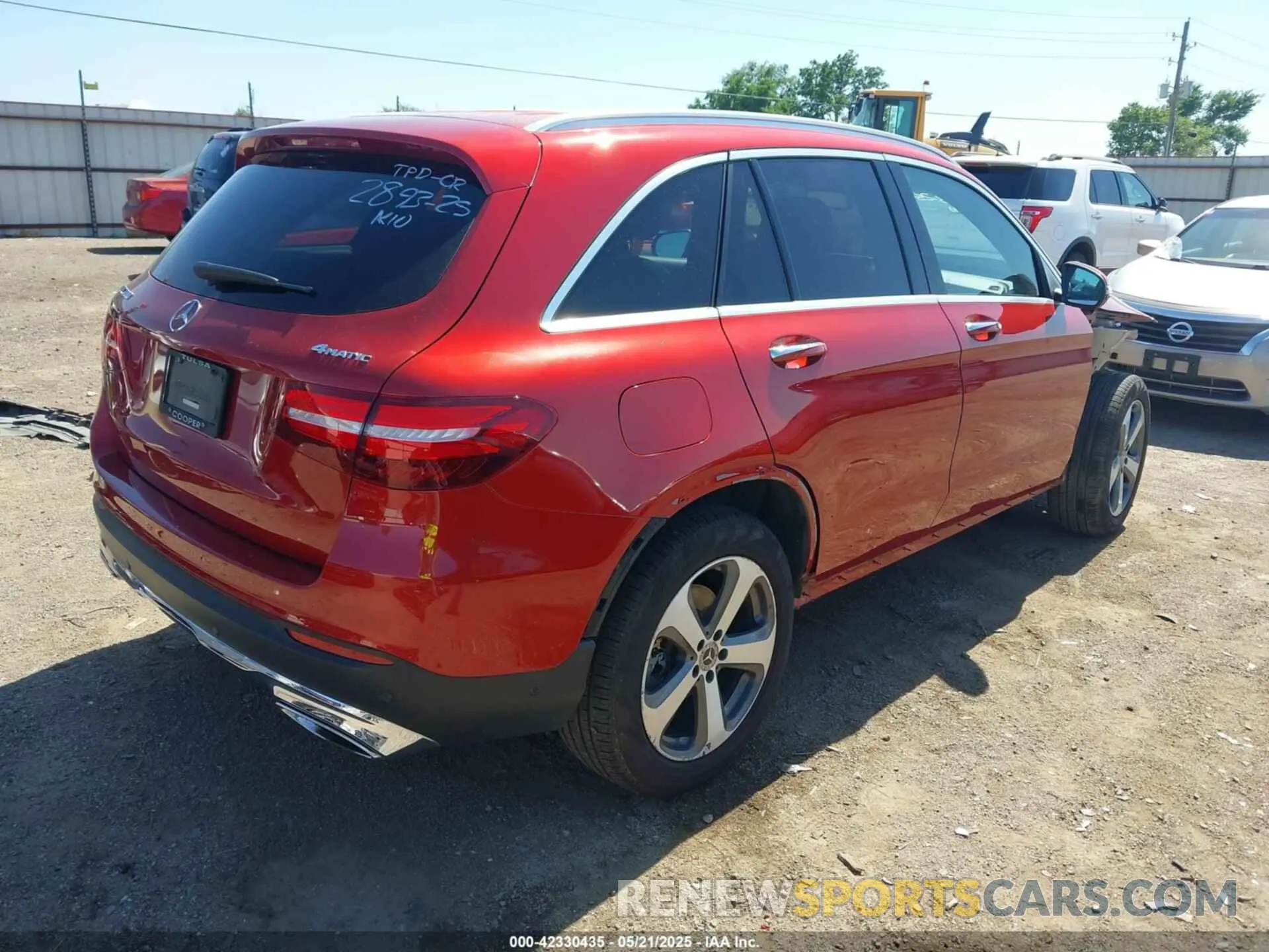 4 Photograph of a damaged car WDC0G4KB1KF611778 MERCEDES-BENZ GLC 300 2019