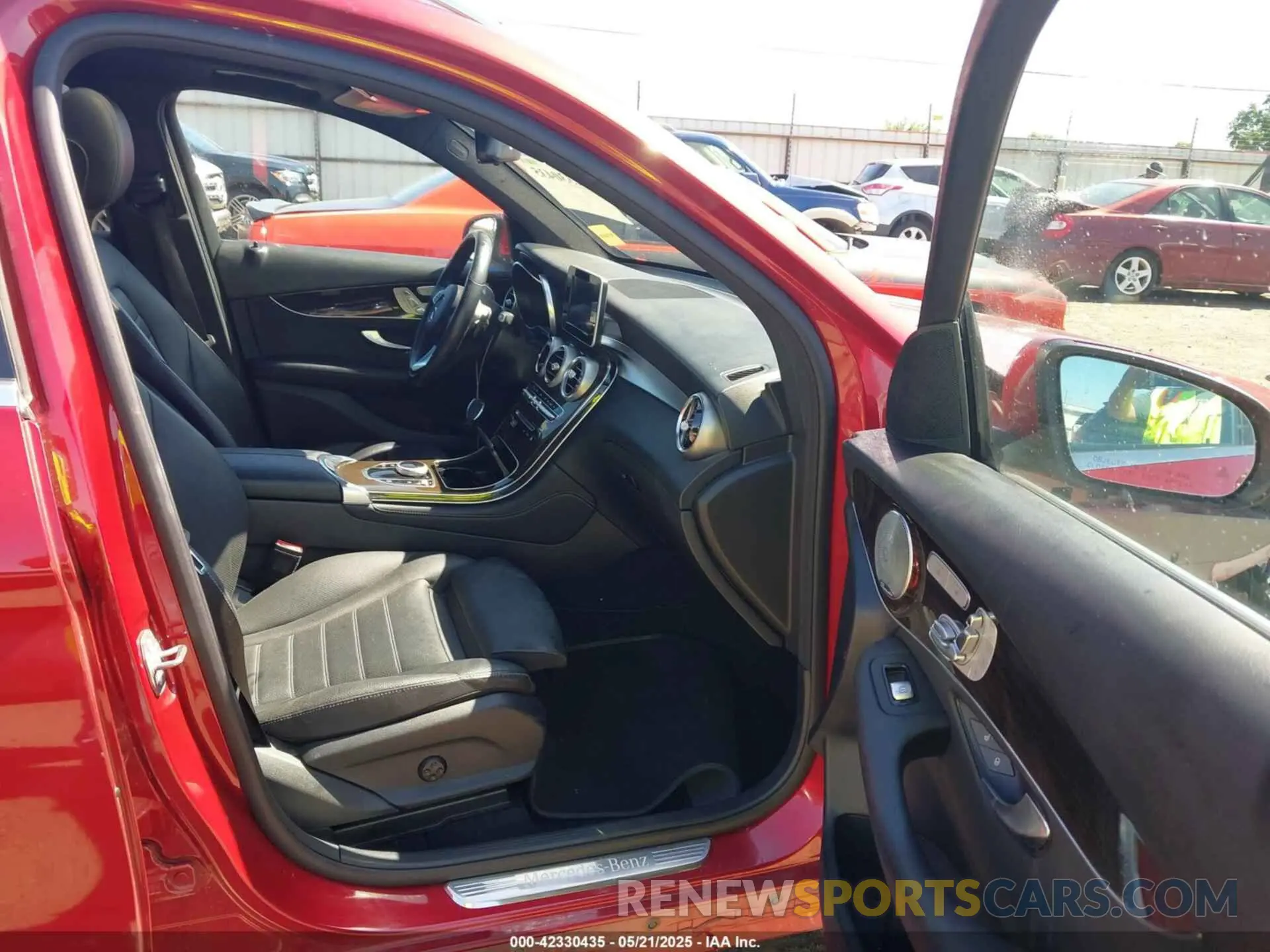 5 Photograph of a damaged car WDC0G4KB1KF611778 MERCEDES-BENZ GLC 300 2019