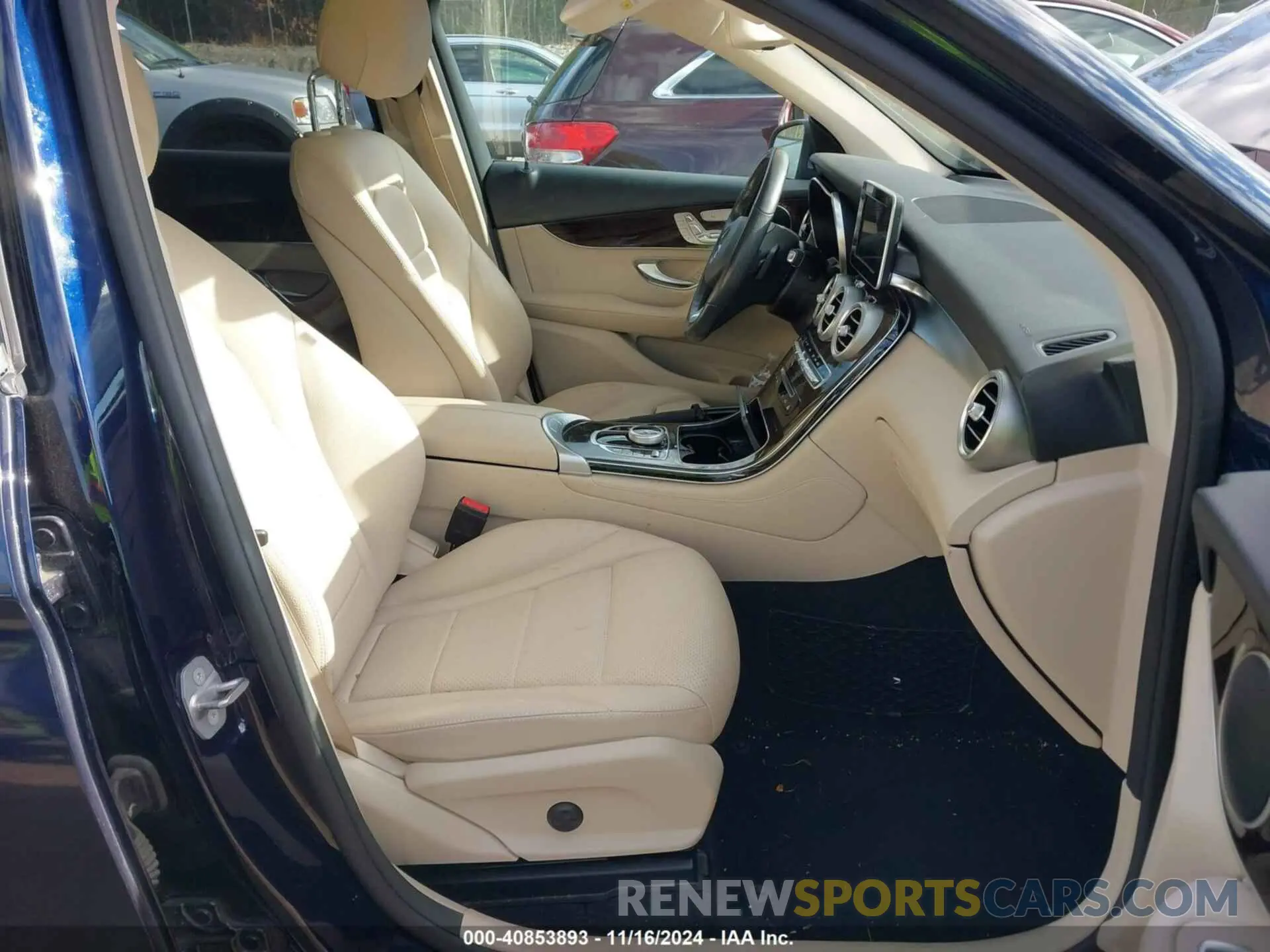 5 Photograph of a damaged car WDC0G4KB1KV123310 MERCEDES-BENZ GLC 300 2019