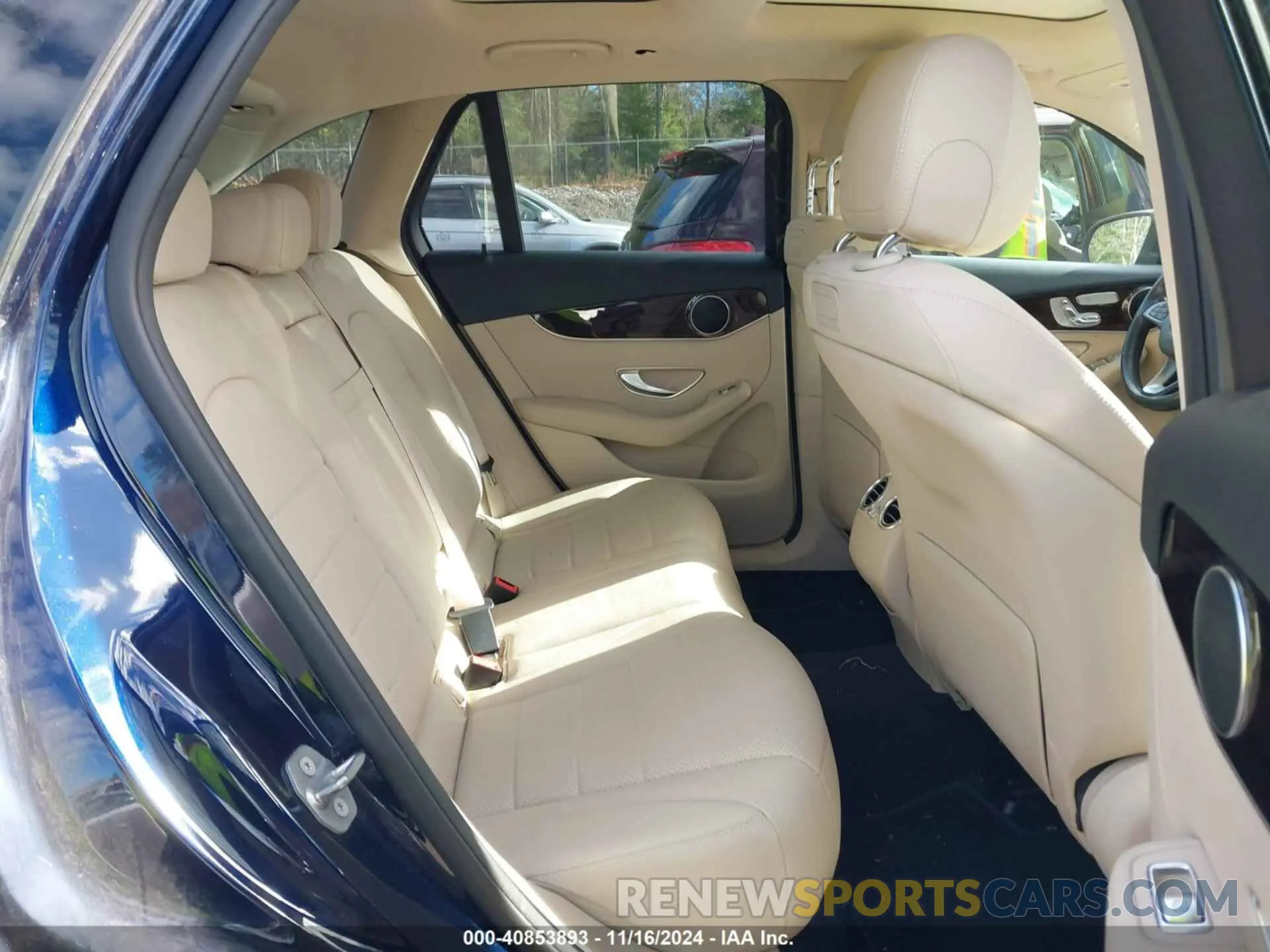 8 Photograph of a damaged car WDC0G4KB1KV123310 MERCEDES-BENZ GLC 300 2019