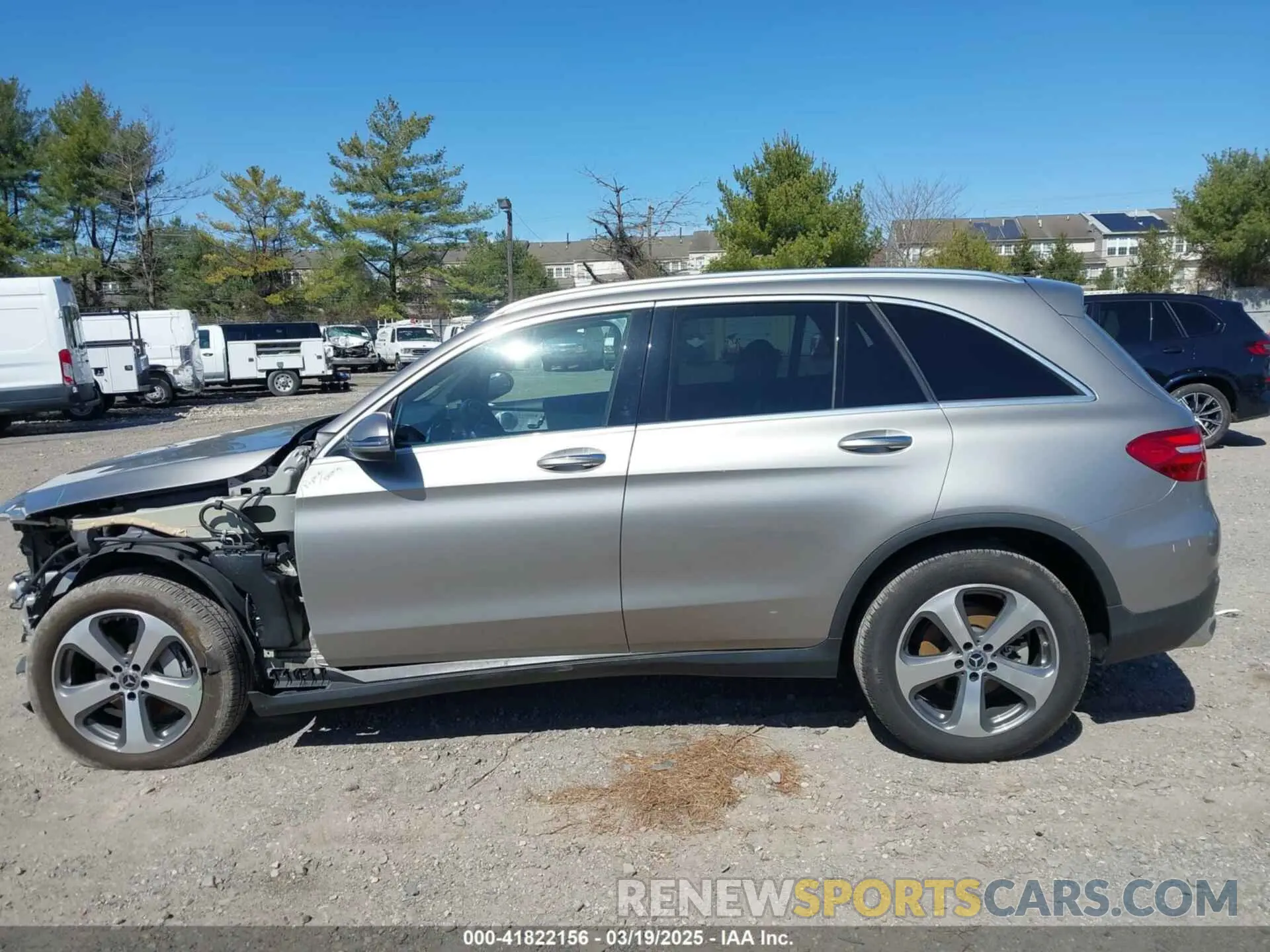 14 Photograph of a damaged car WDC0G4KB1KV128569 MERCEDES-BENZ GLC 300 2019