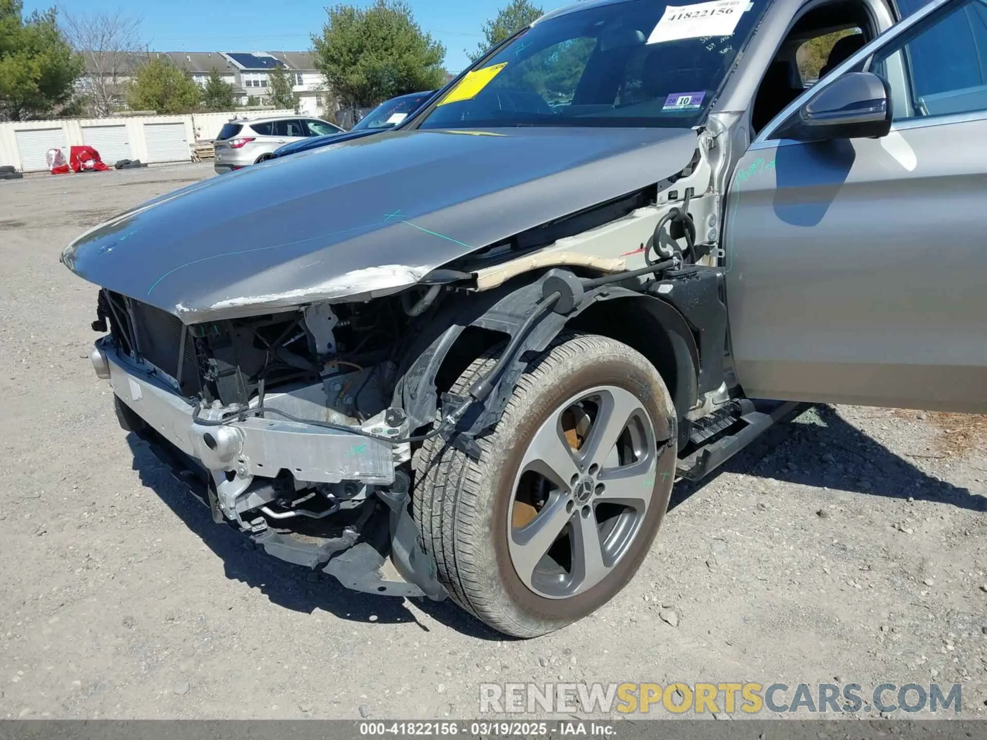 18 Photograph of a damaged car WDC0G4KB1KV128569 MERCEDES-BENZ GLC 300 2019