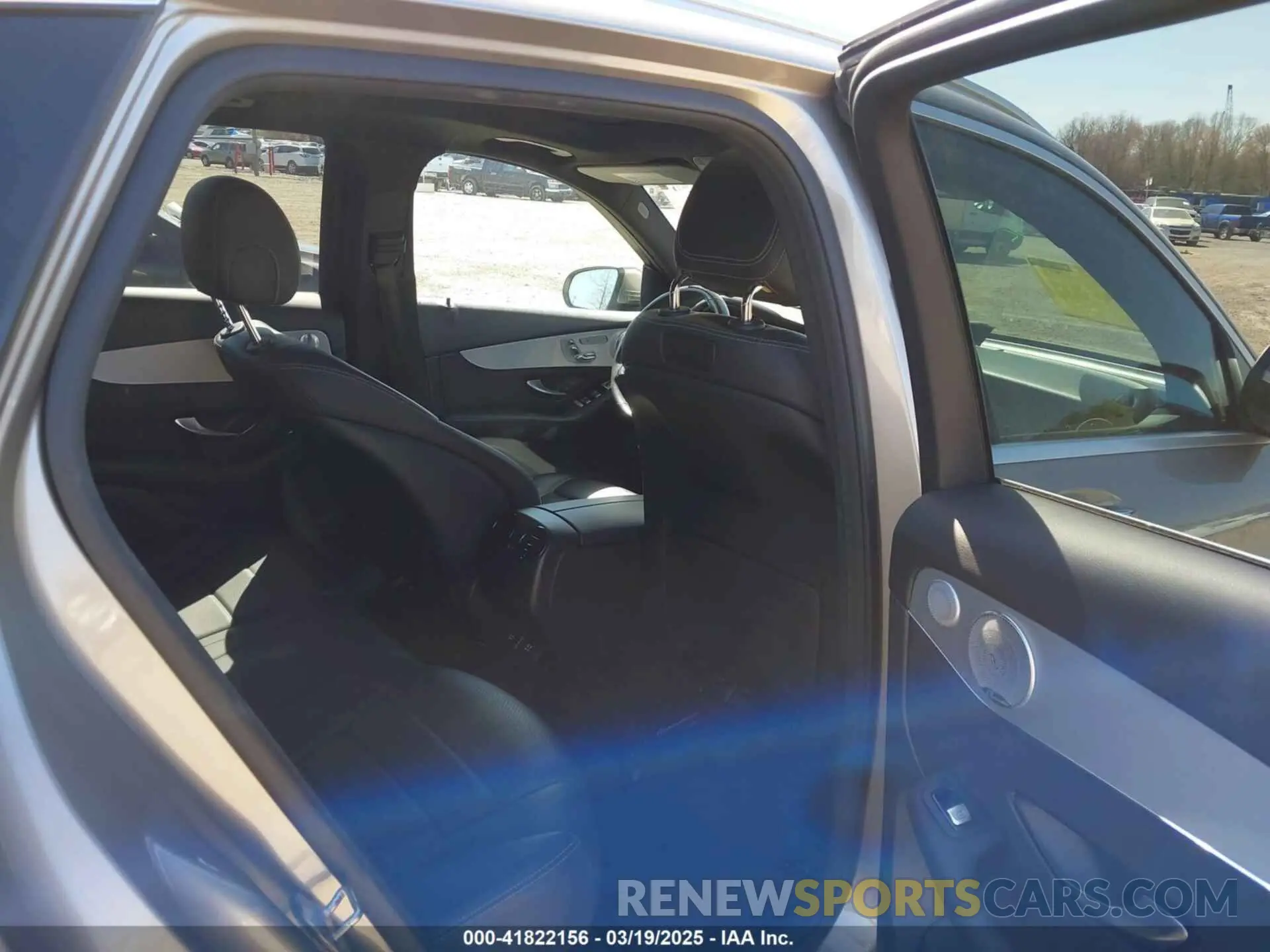 8 Photograph of a damaged car WDC0G4KB1KV128569 MERCEDES-BENZ GLC 300 2019