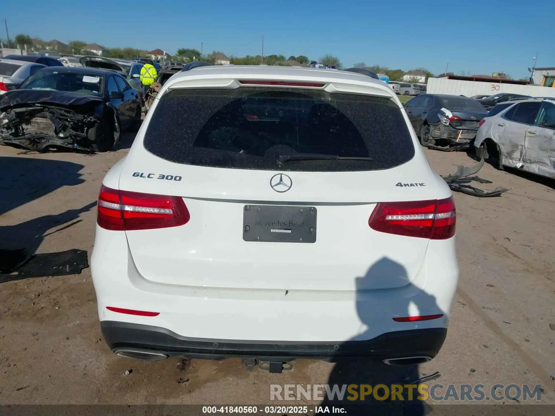 17 Photograph of a damaged car WDC0G4KB1KV151611 MERCEDES-BENZ GLC 300 2019