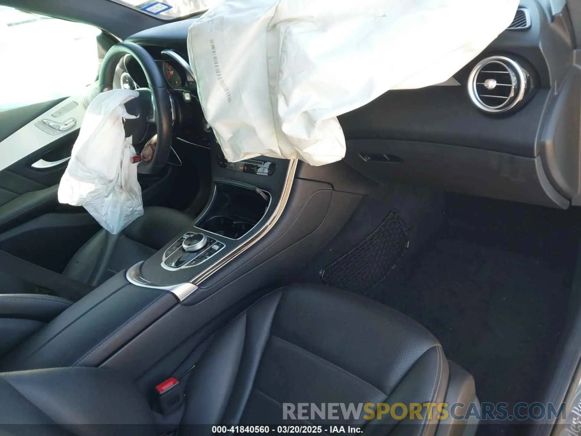 5 Photograph of a damaged car WDC0G4KB1KV151611 MERCEDES-BENZ GLC 300 2019