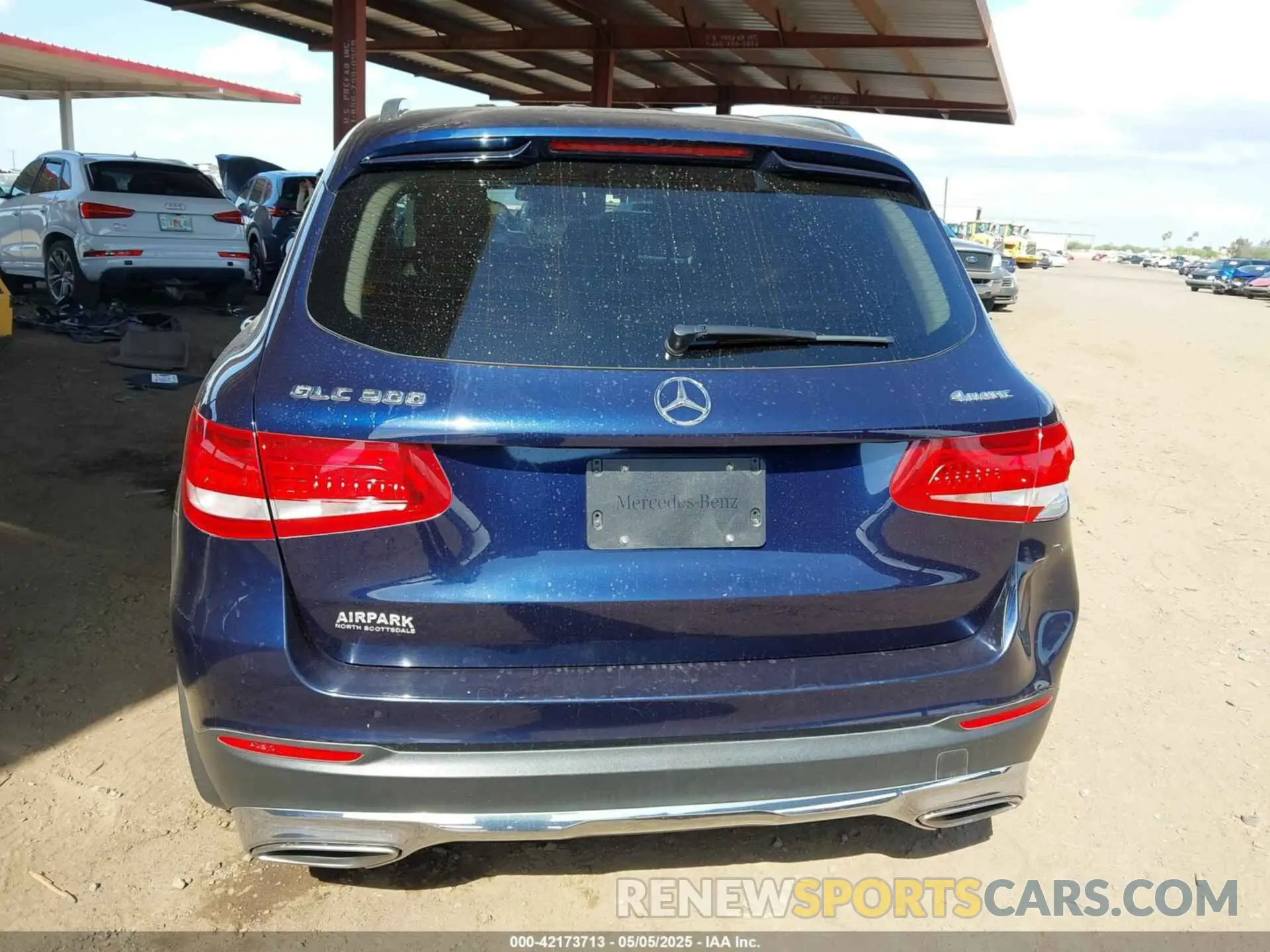 18 Photograph of a damaged car WDC0G4KB1KV195835 MERCEDES-BENZ GLC 300 2019