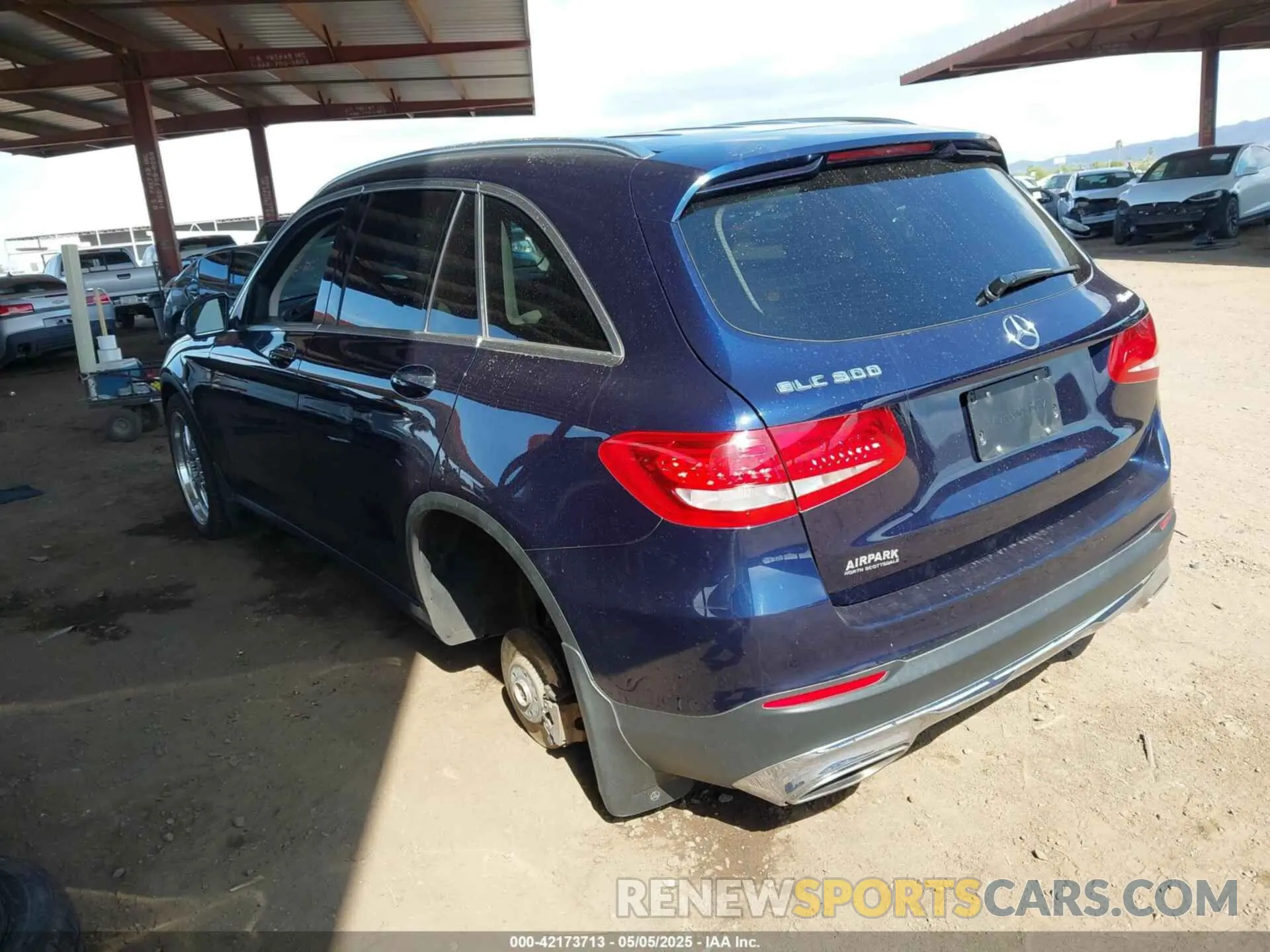 3 Photograph of a damaged car WDC0G4KB1KV195835 MERCEDES-BENZ GLC 300 2019